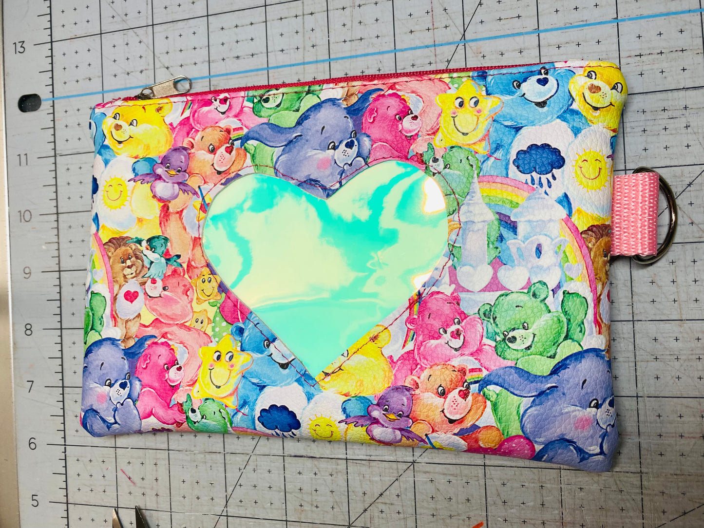Bear Holo heart center pouch