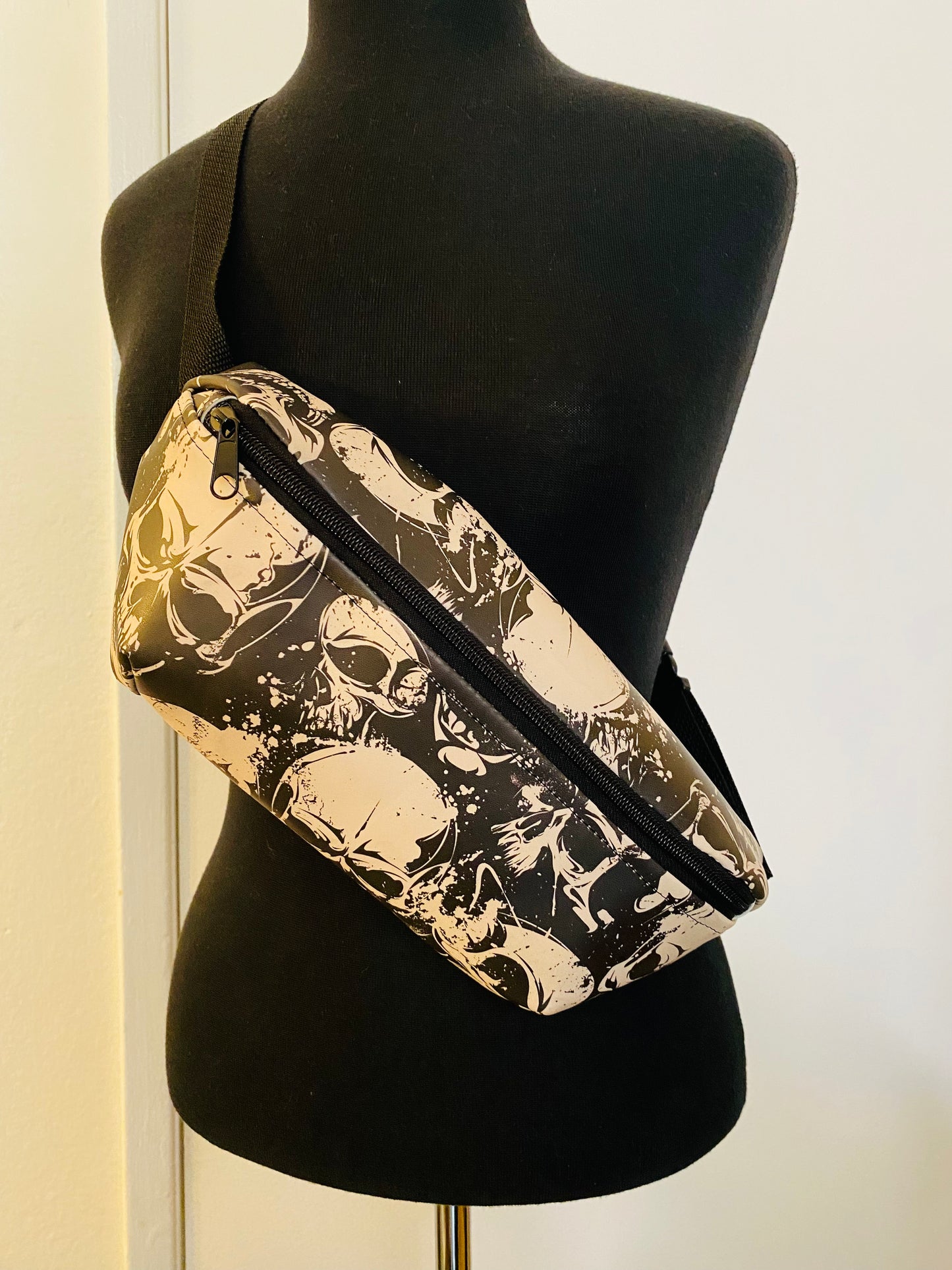 Skull Fanny pack