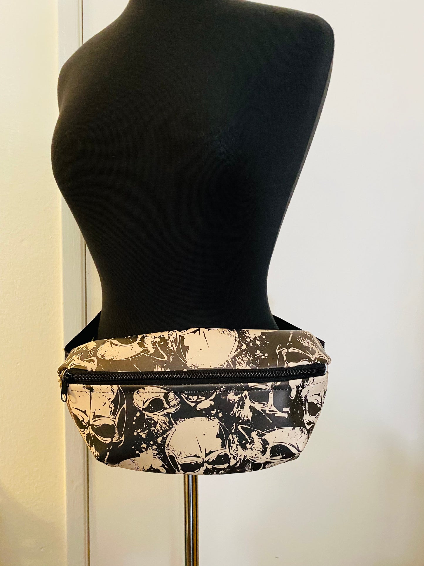 Skull Fanny pack