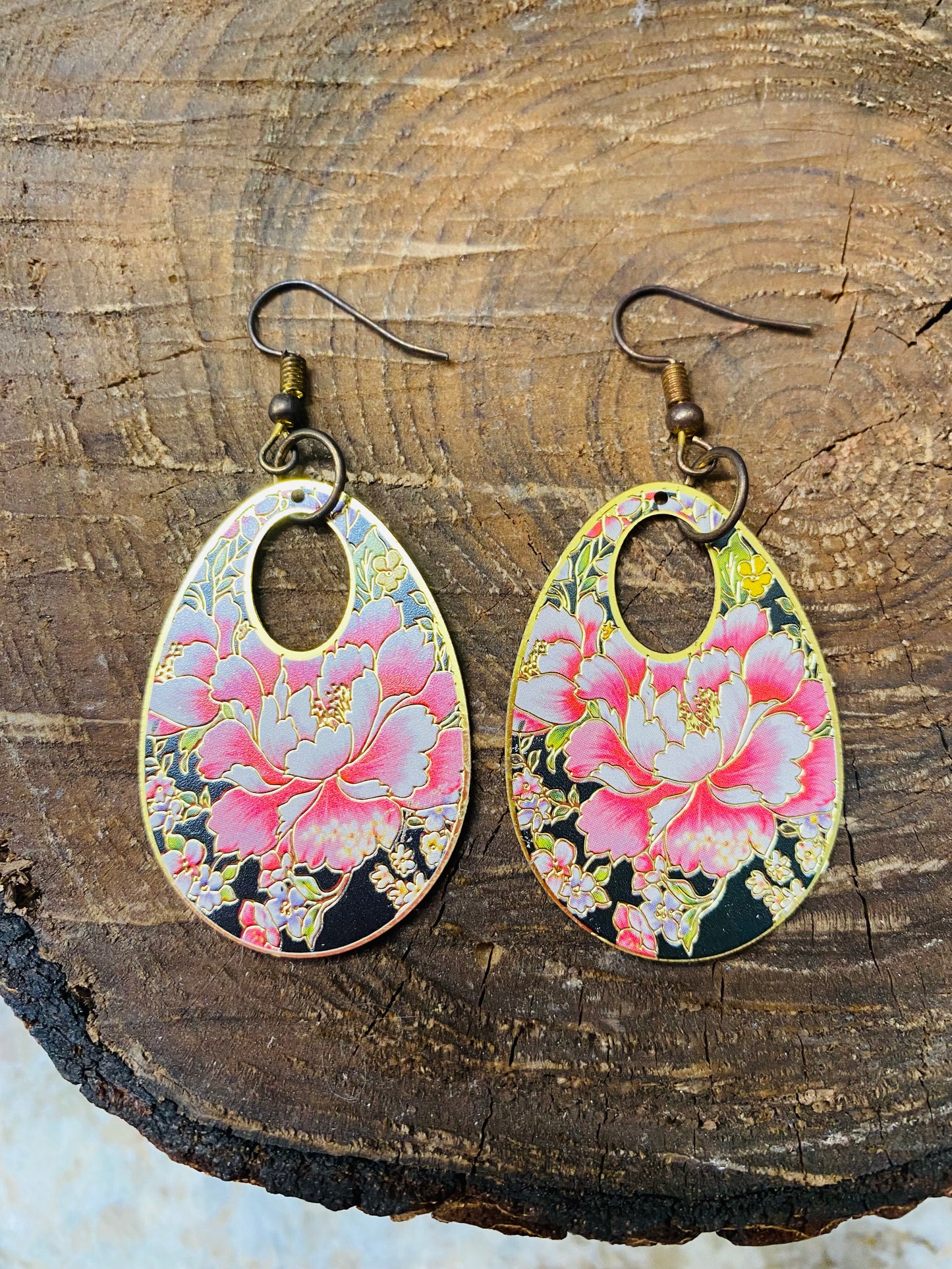 Flower garden round earrings