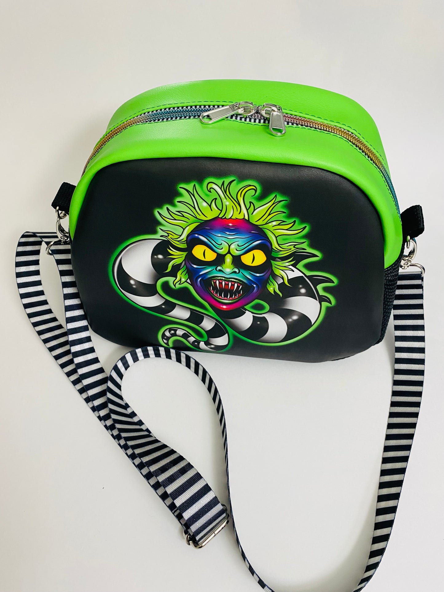 BEETLEJUICE SANDWORM BOWLER CROSSBODY