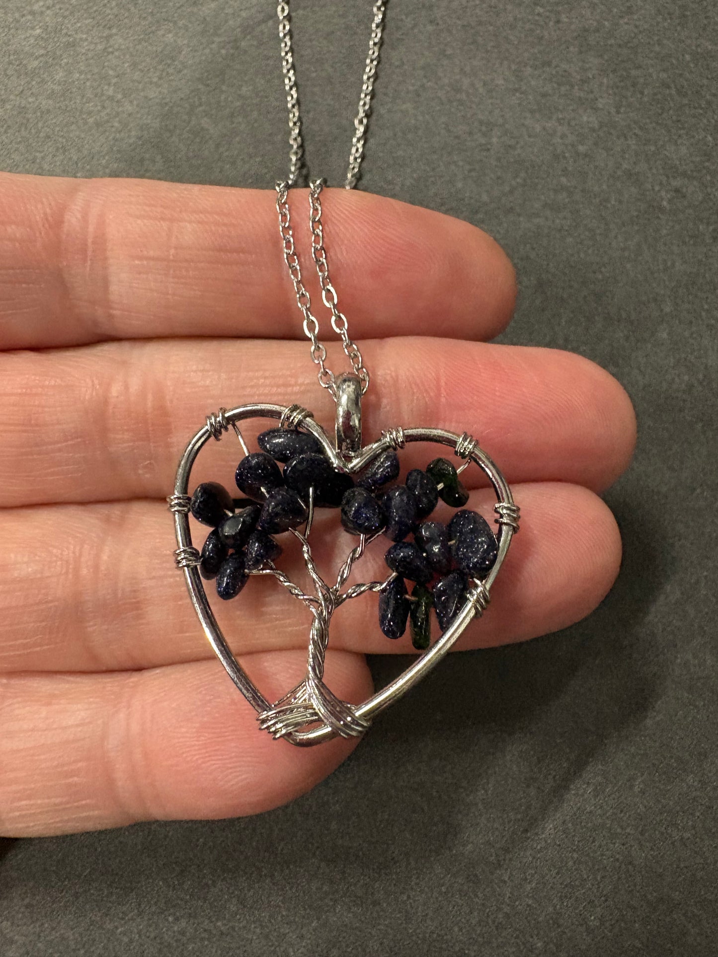 Heart tree of life onyx chip pendant