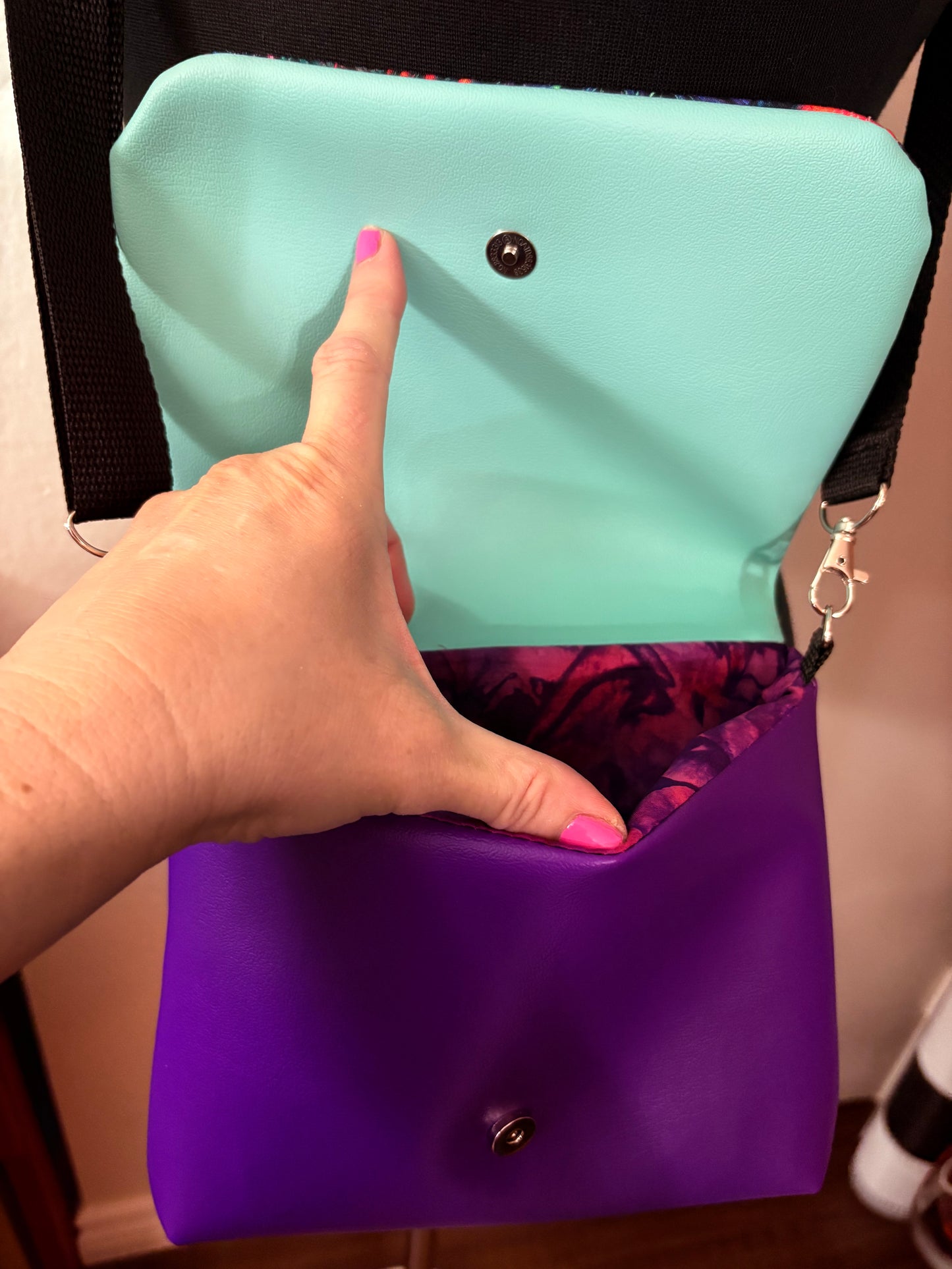 HORROR NIGHTS CROSSBODY FLAP BAG