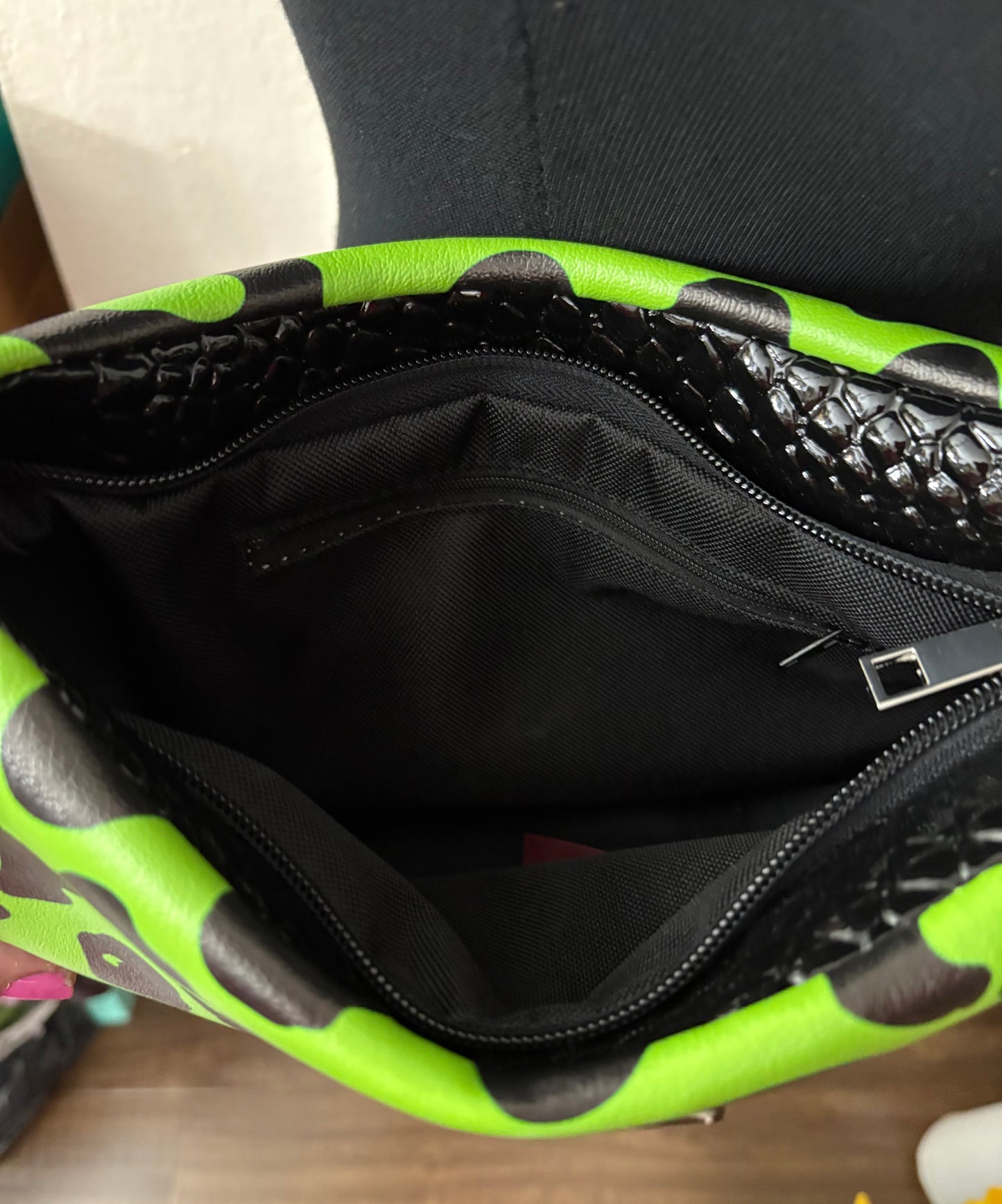Neon green leopard shoulder bag with chain strap