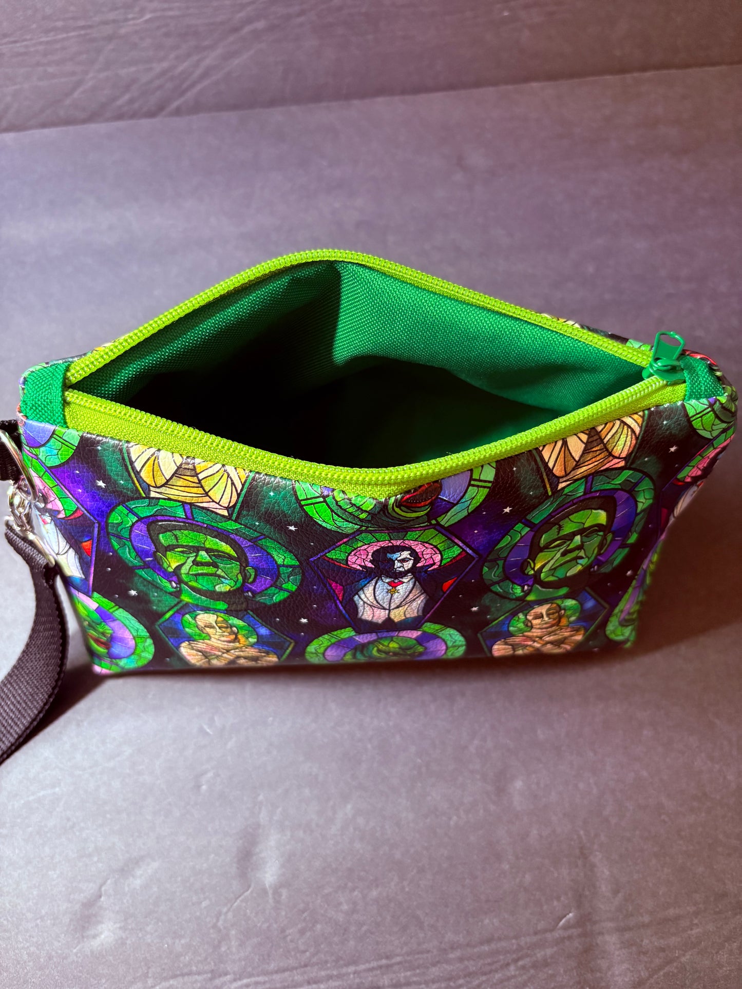 STAINED GLASS UNIVERSAL MONSTERS WRISTLET