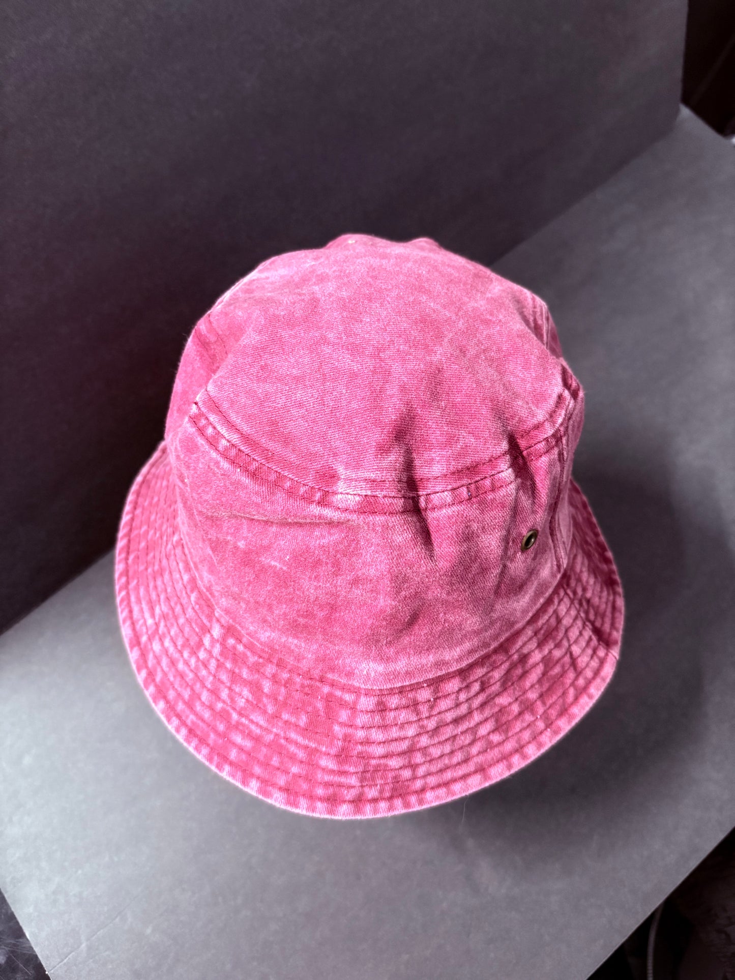 XL BURGUNDY ACID WASHED BUCKET HAT