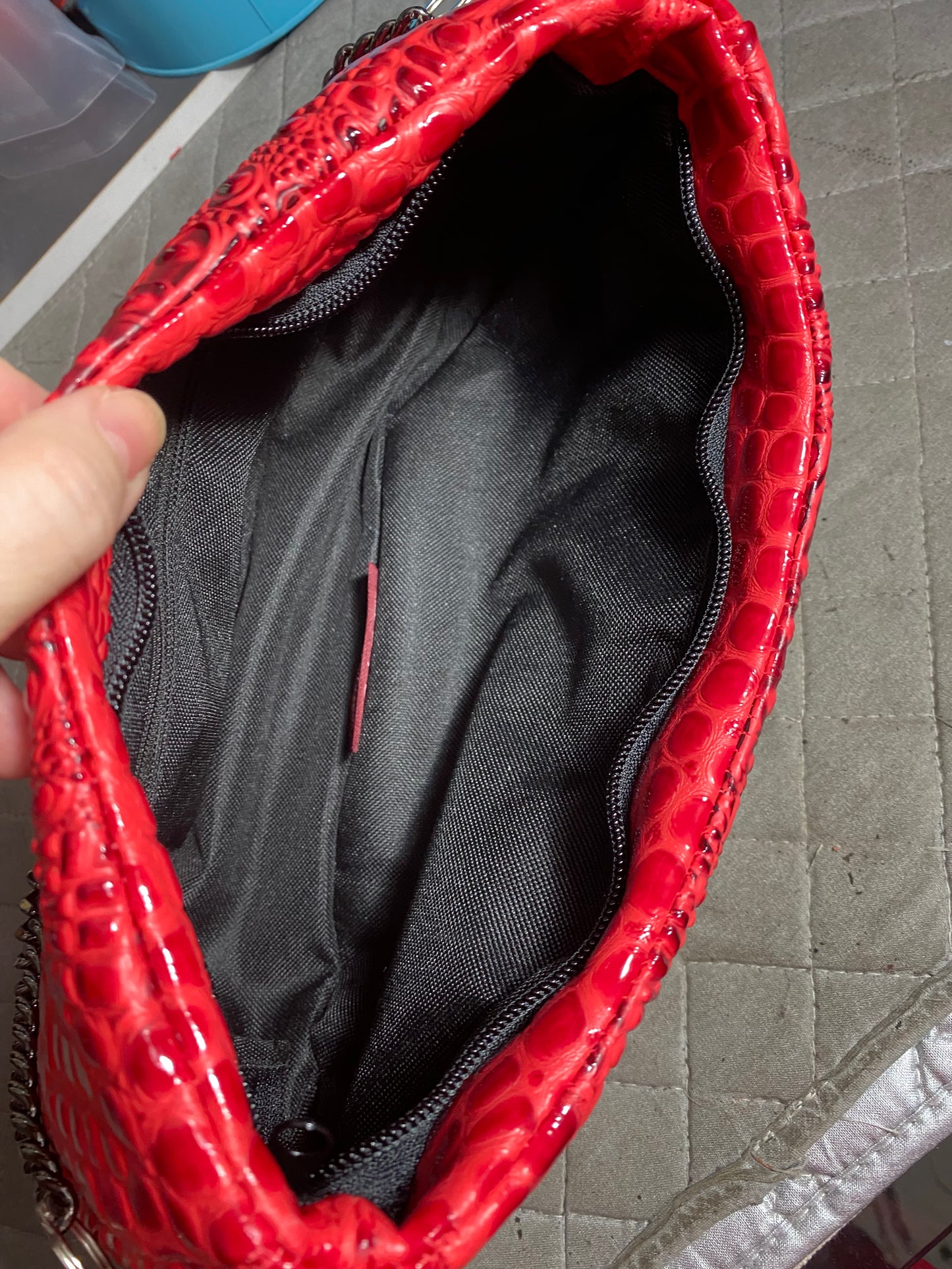 Embossed Gator shoulder bag with chain strap