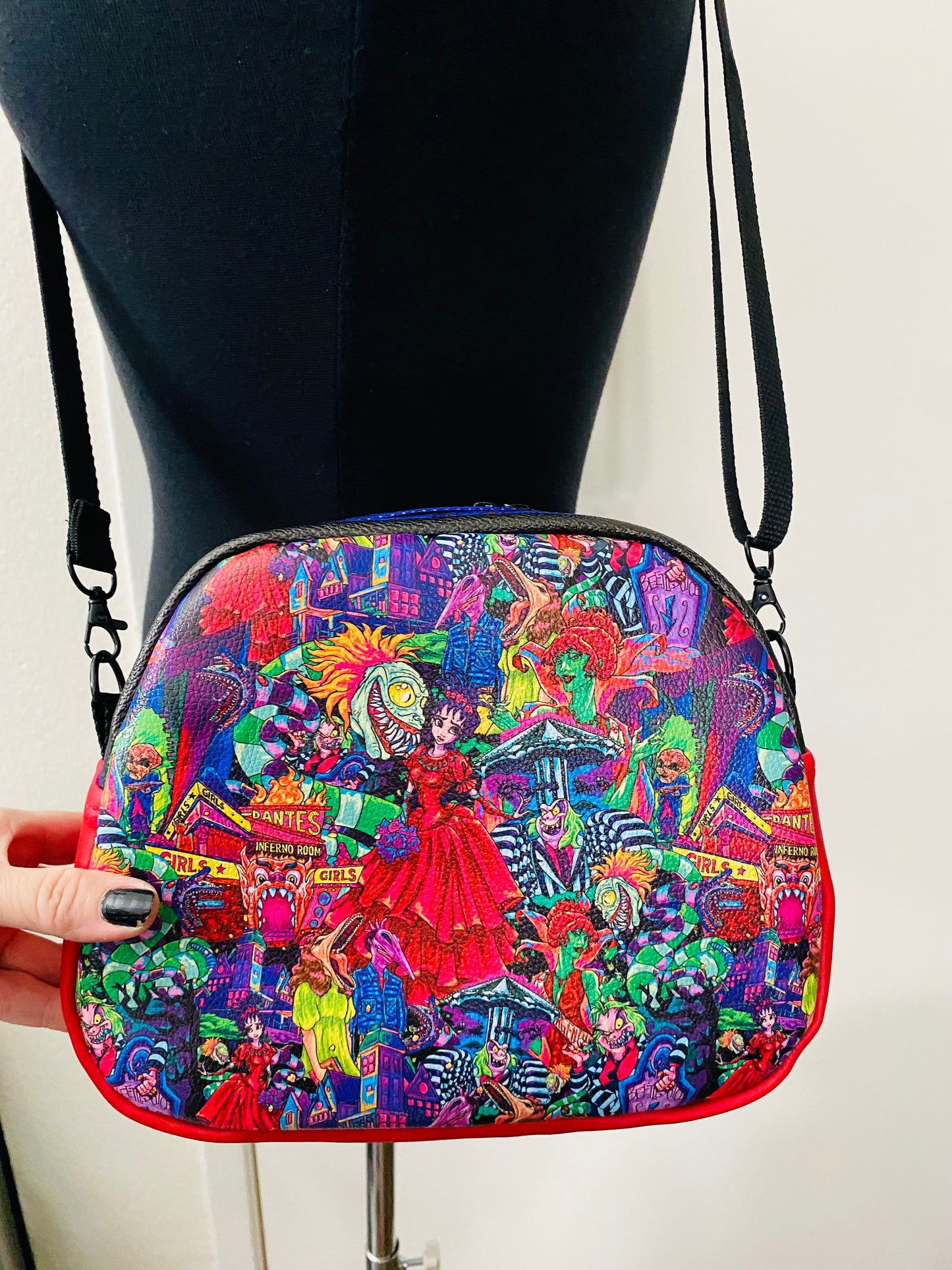 BEETLEJUICE BOWLER CROSSBODY