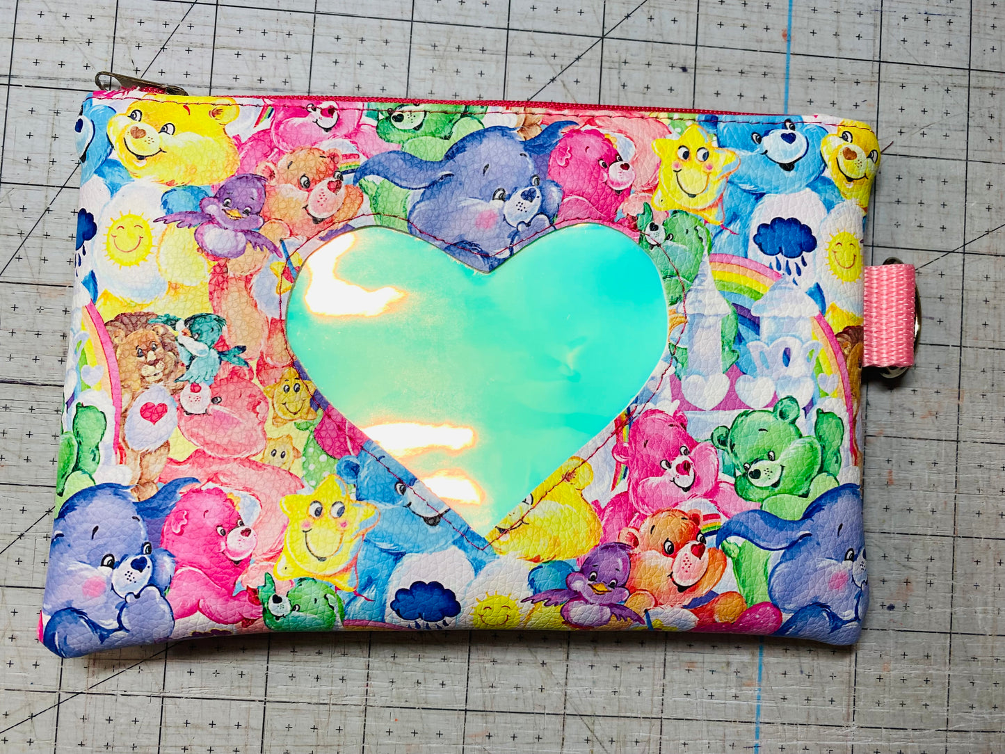 Bear Holo heart center pouch