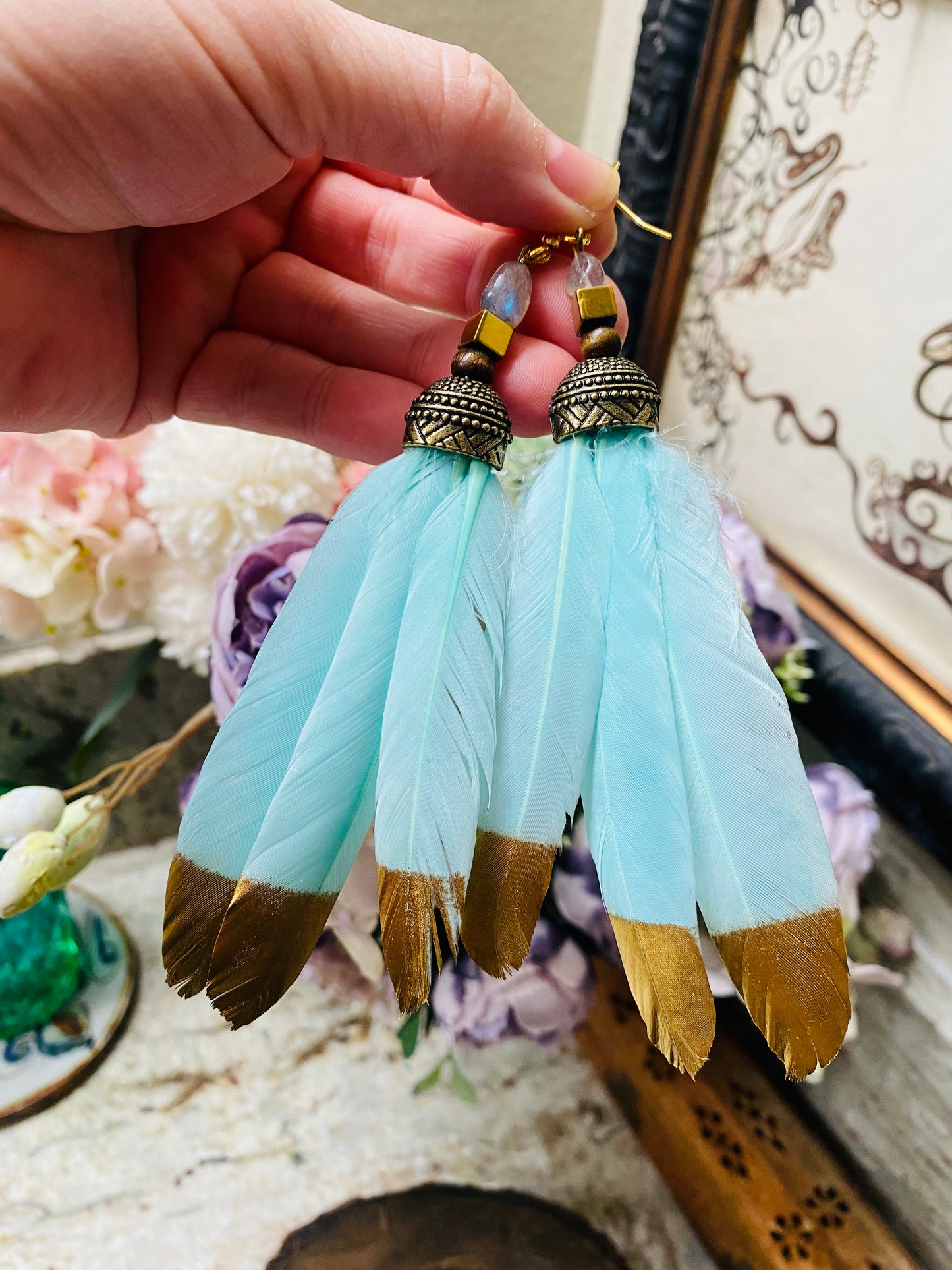 GOLD TIP FEATHERS
