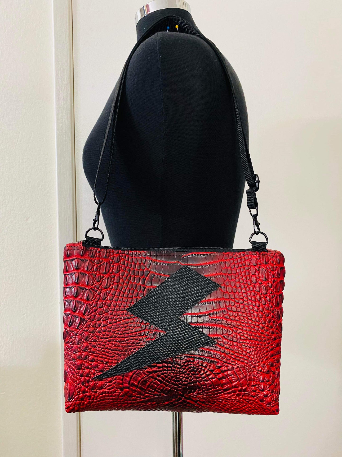 CROC LIGHTNING BAG DARK RED OMBRÉ