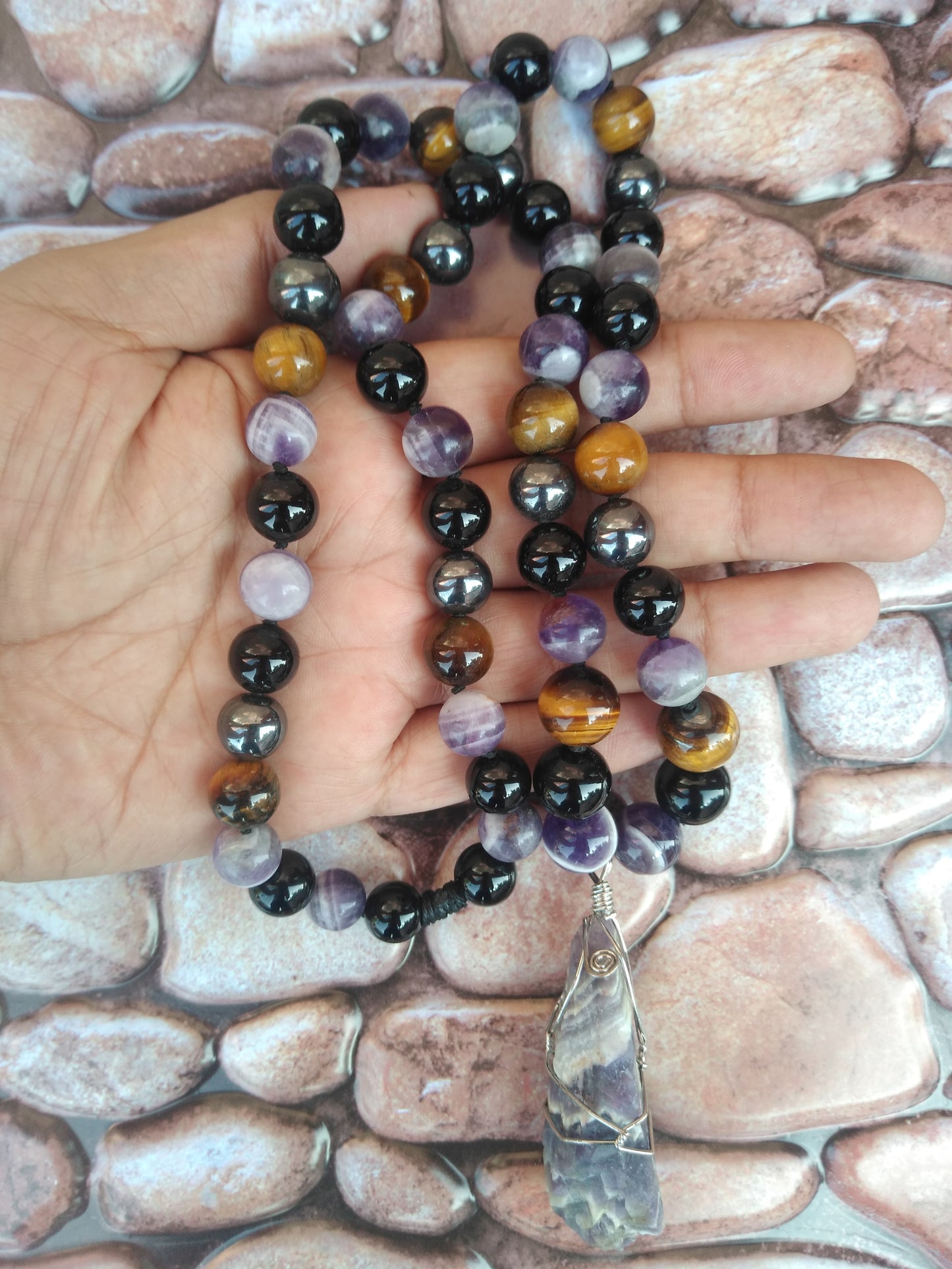 AMETHYST ONYX TIGER EYE HEMATITE BEADED NECKLACE WITH AMETHYST PENDANT