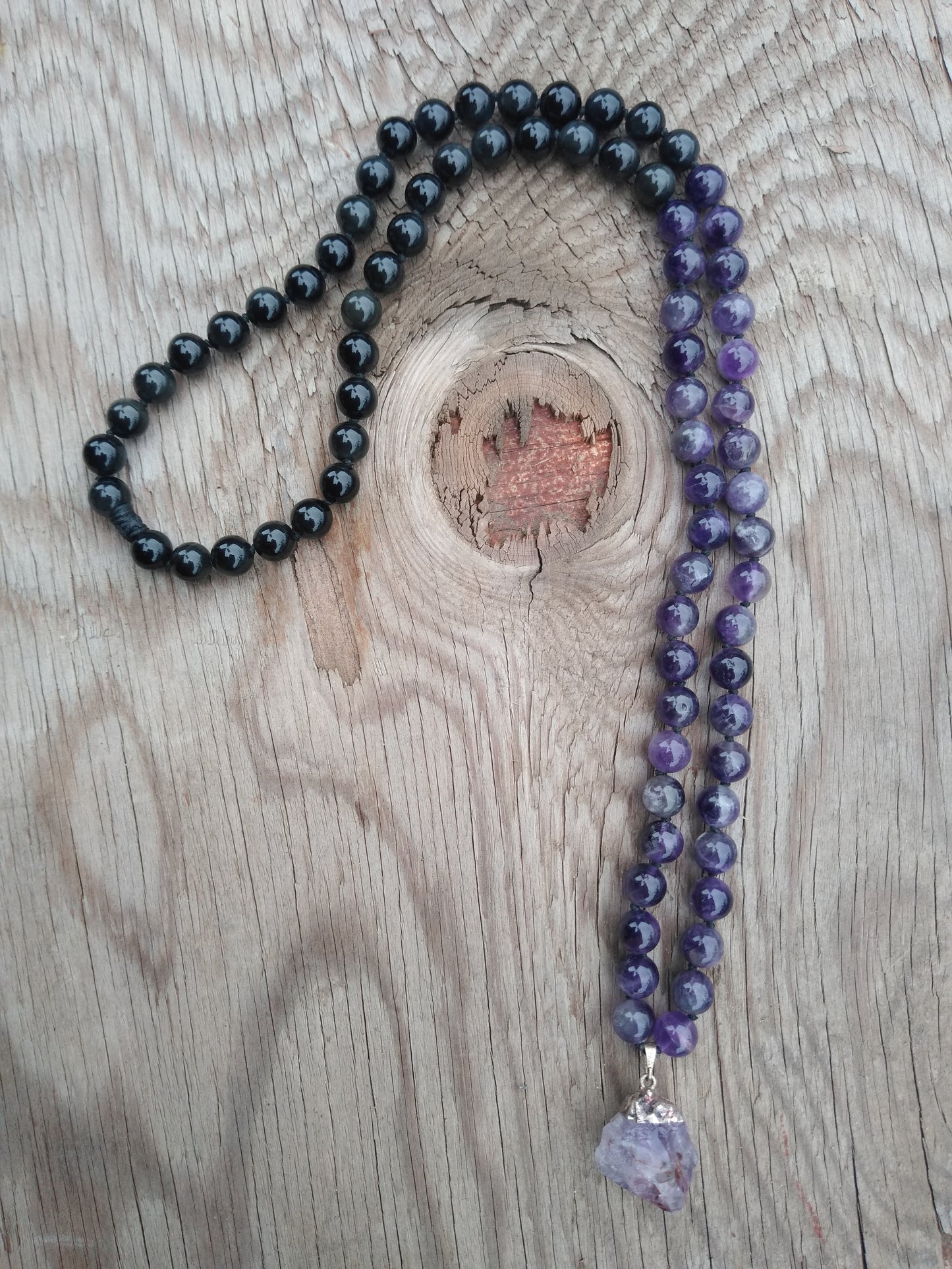 AMETHYST & ONYX BEADED NECKLACE WITH AMETHYST PENDANT