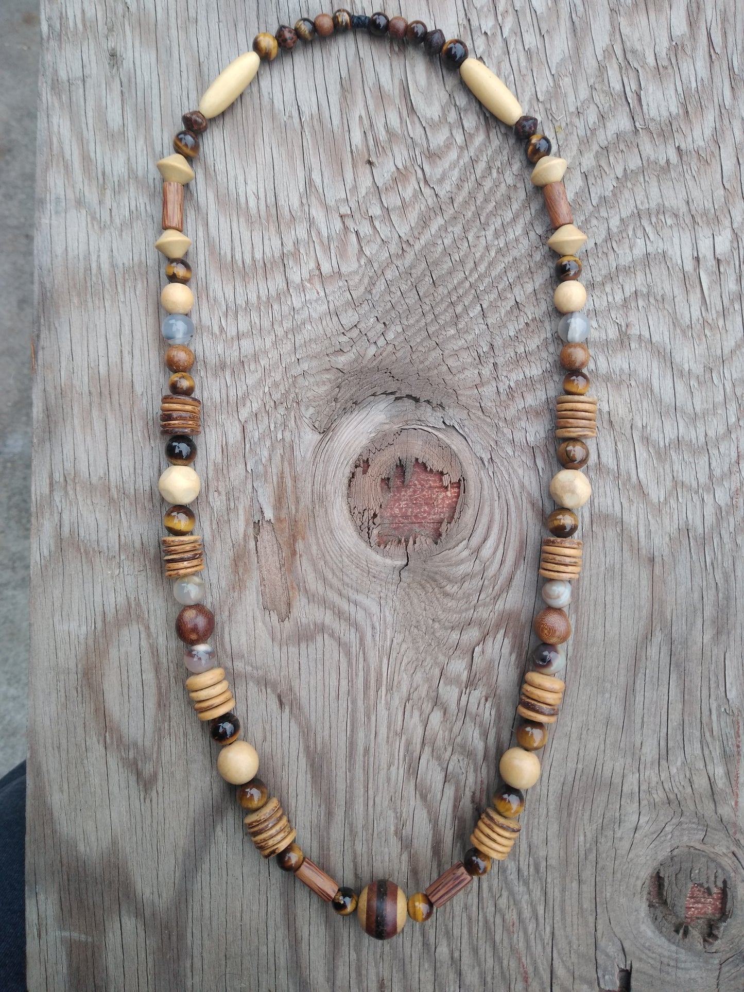 TIGER EYE & AGATE BEADED NECKLACE WITH WOODEN BEADS