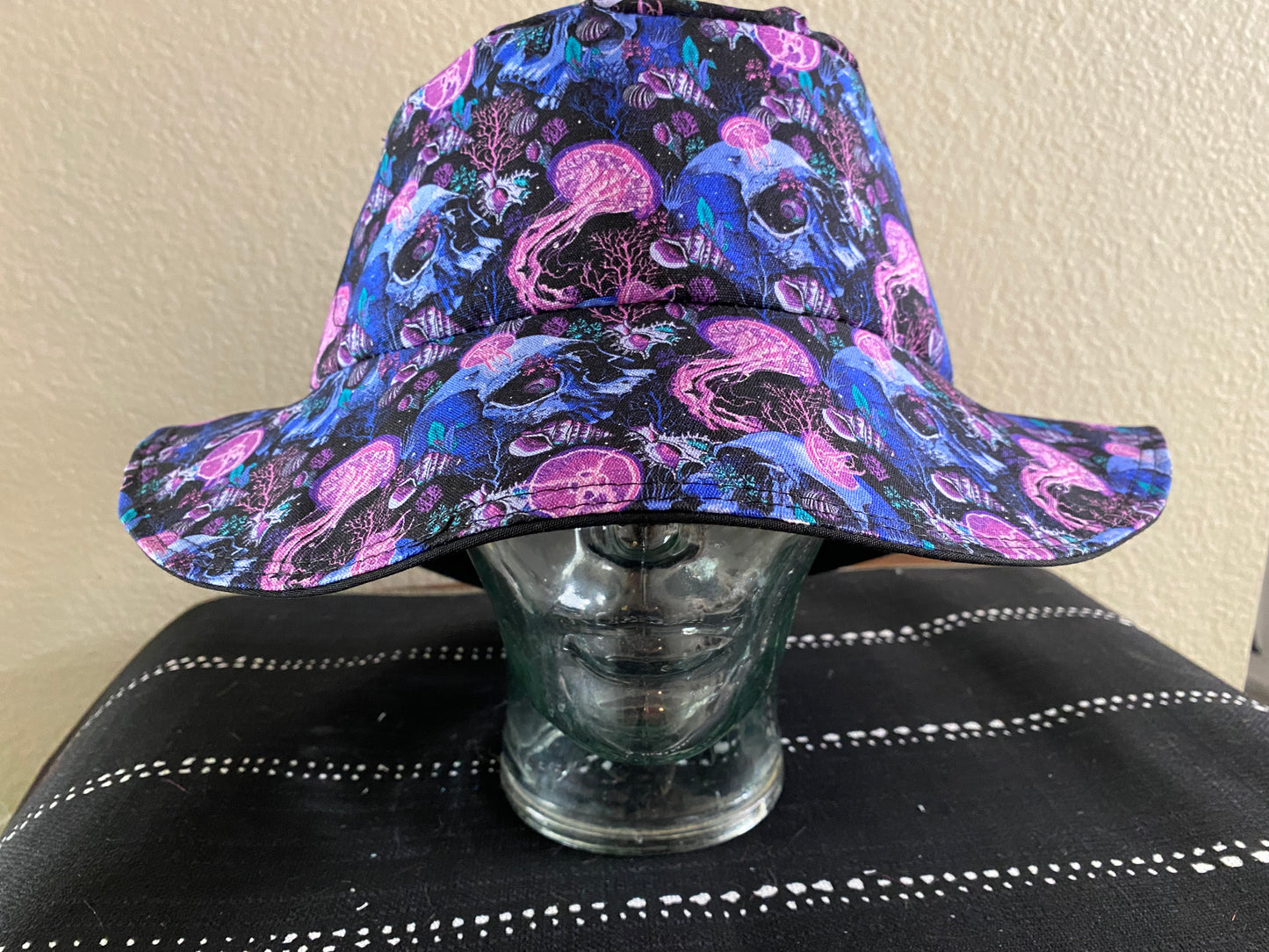 SKULL AND JELLY FISH BUCKET HAT