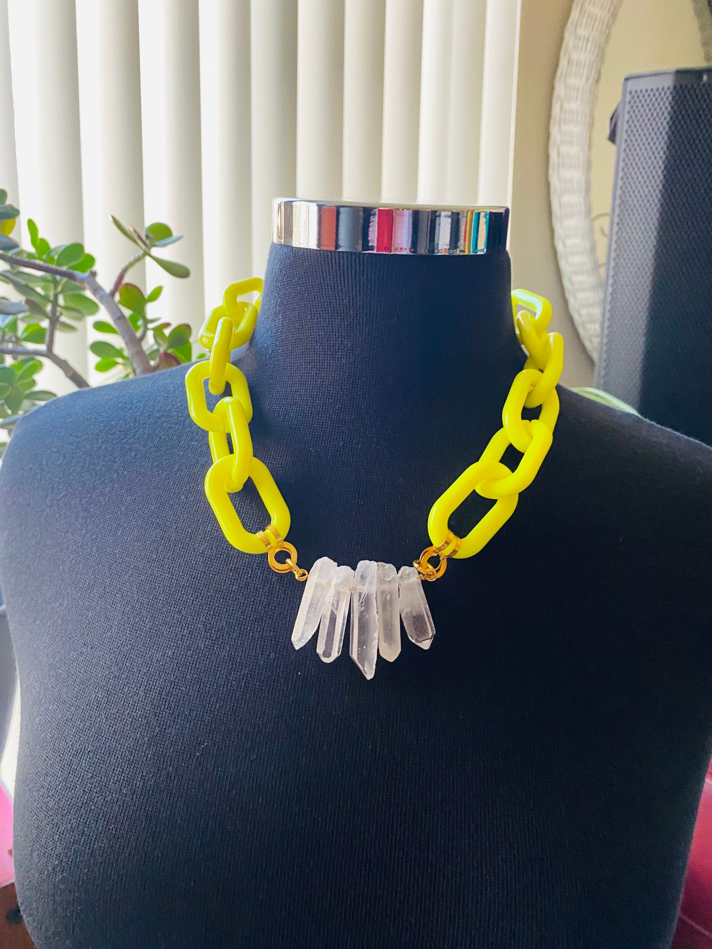 PLASTIC QUARTZ NECKLACE HANDMADE JEWELRY