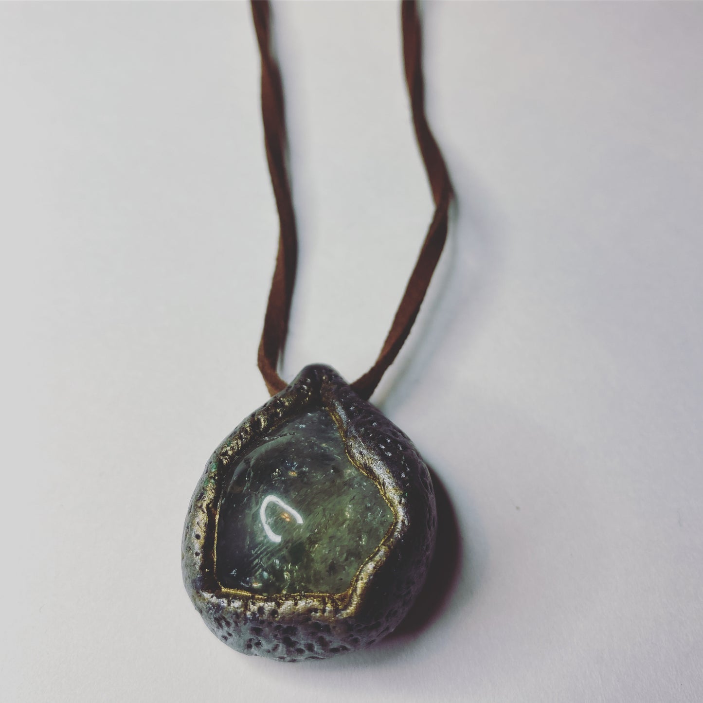 QUARTZ CRYSTAL HAND SCULPTED NECKLACE JEWELRY