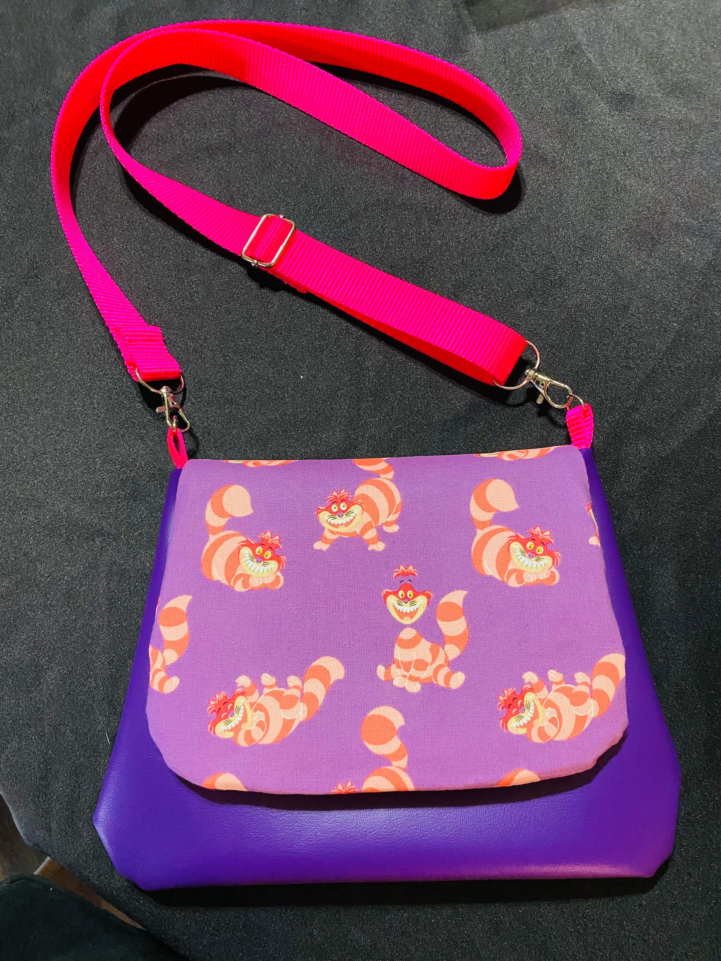 Cheshire Cat crossover bag