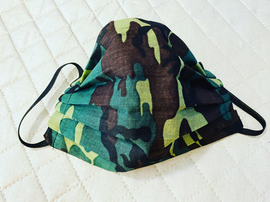 Camo face mask with filter pocket
