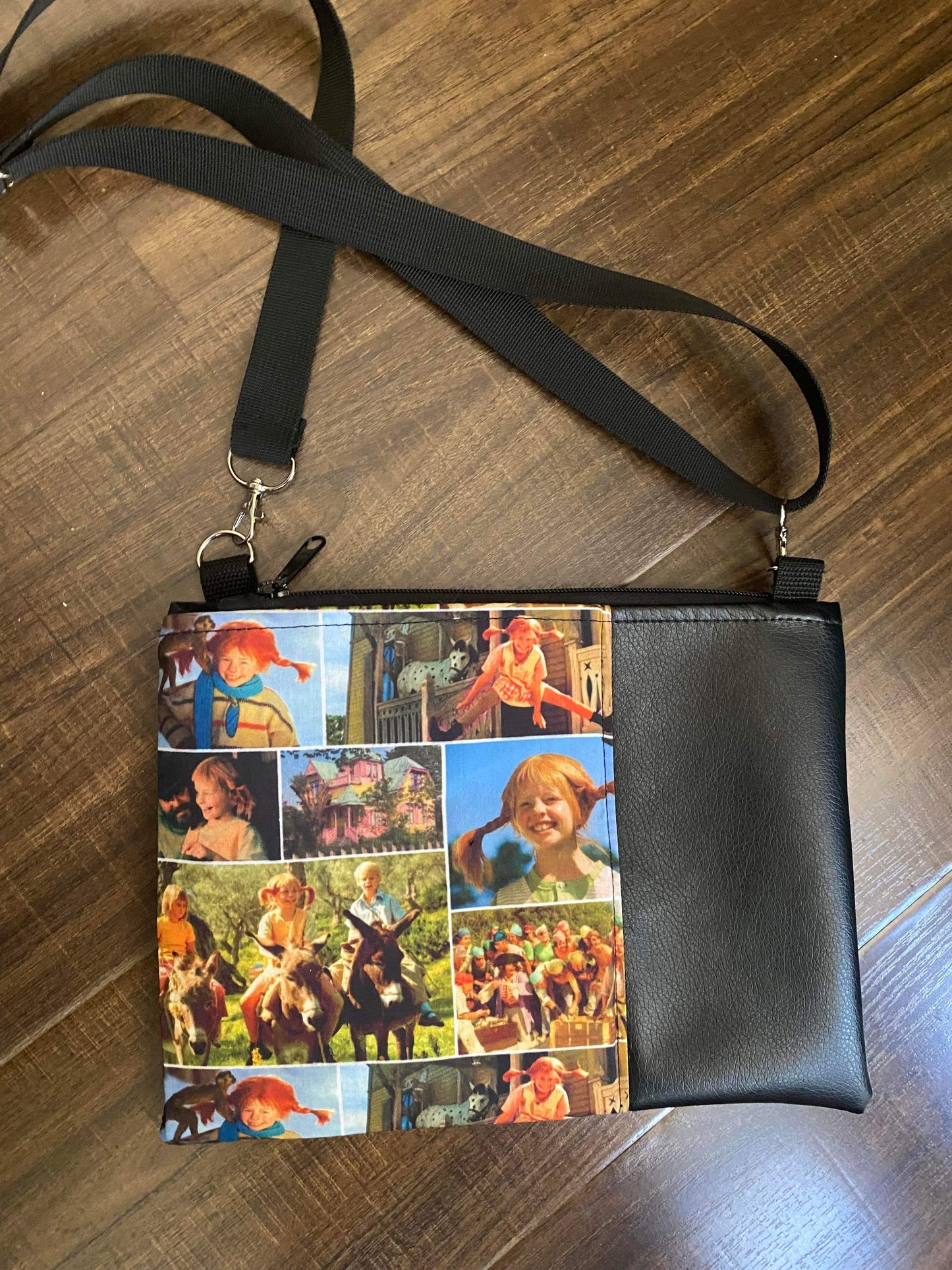 PIPPI long stocking crossover bag