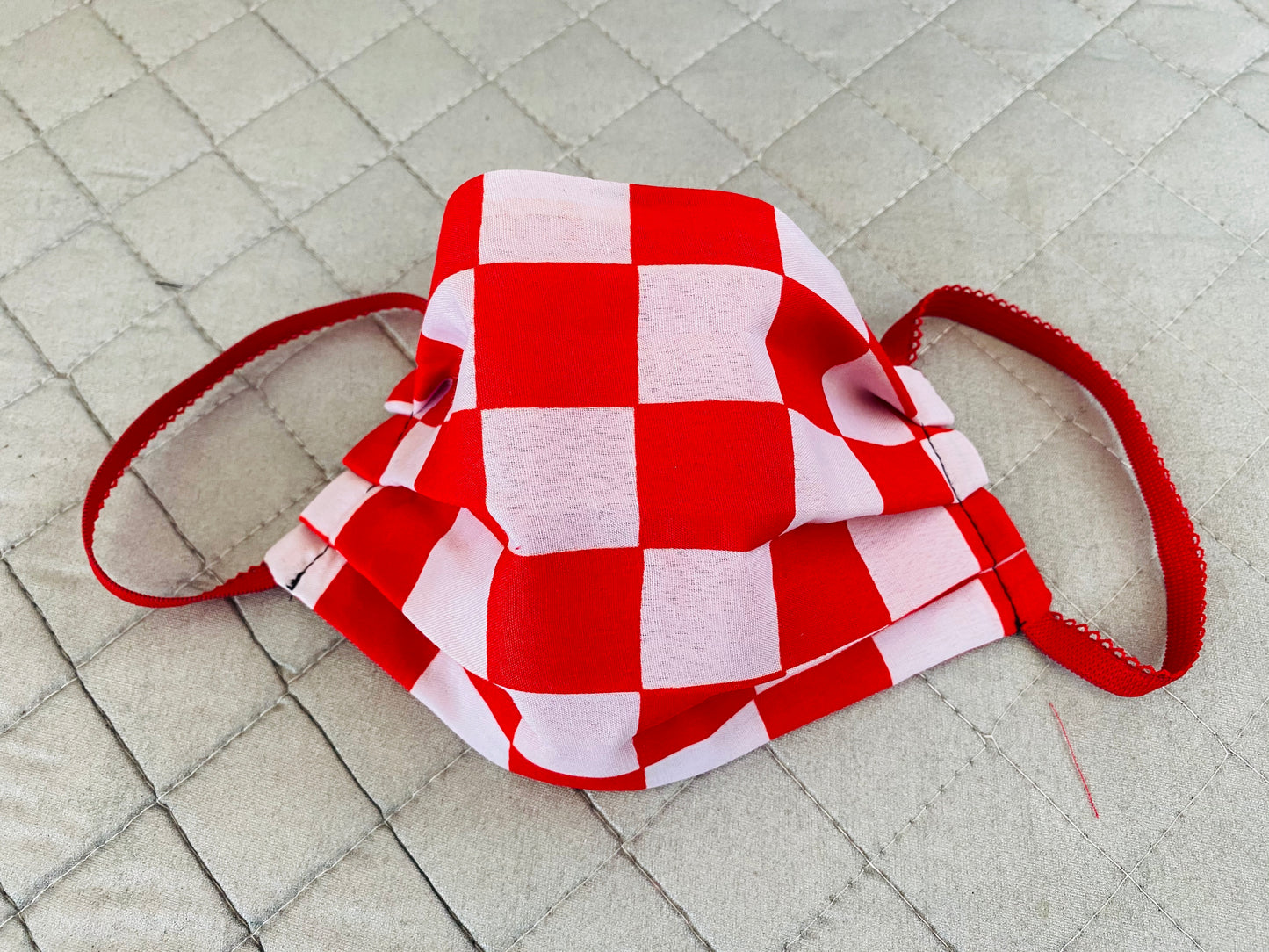 BIG CHECKERED FACE MASK WITH FILTER pocket