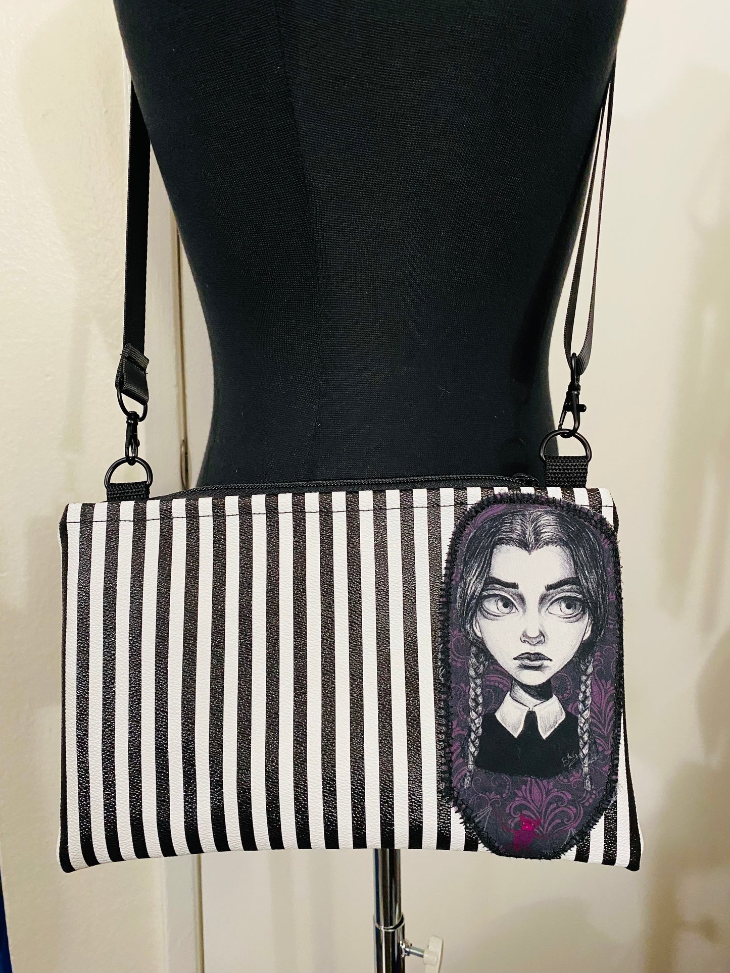 Appliqué striped horror bag