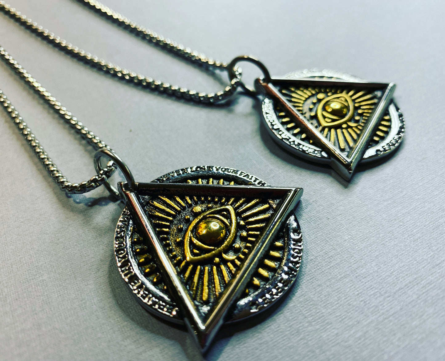 EGYPTIAN PYRAMID WITH EYE NECKLACE JEWELRY