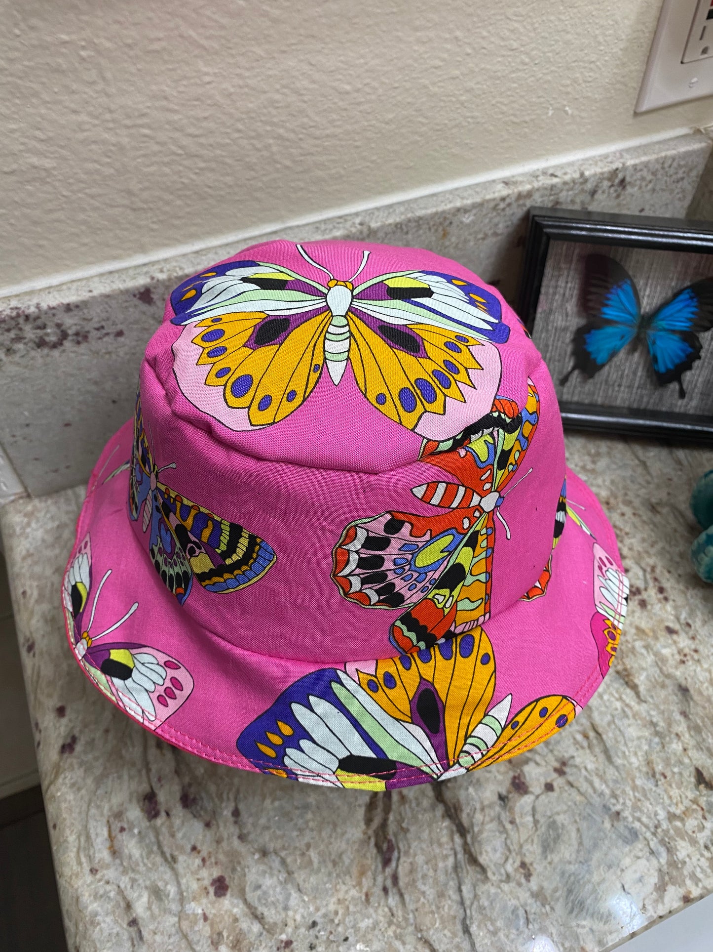 BUTTERFLY BUCKET HAT