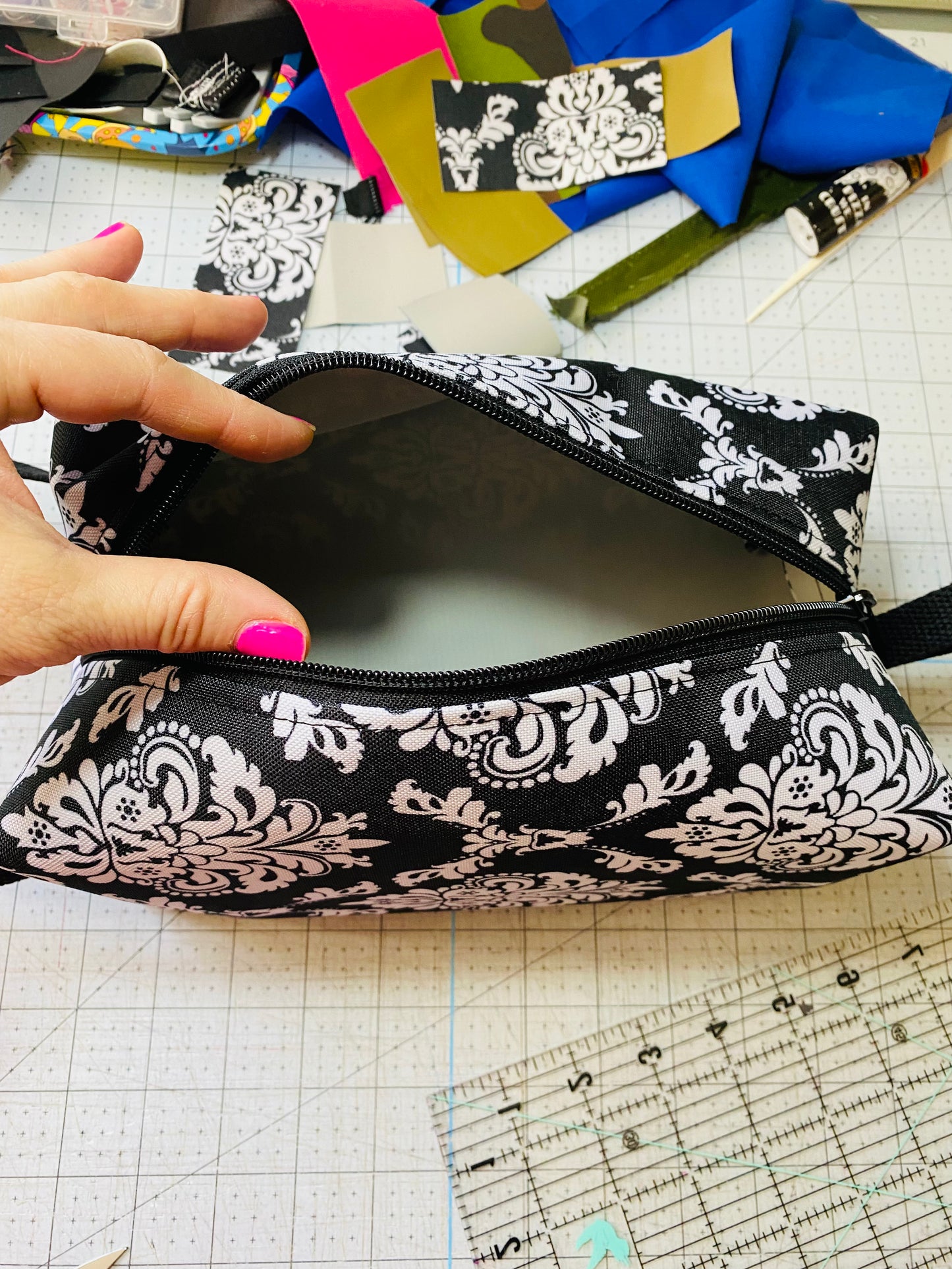 Filigree boxy bag pouch