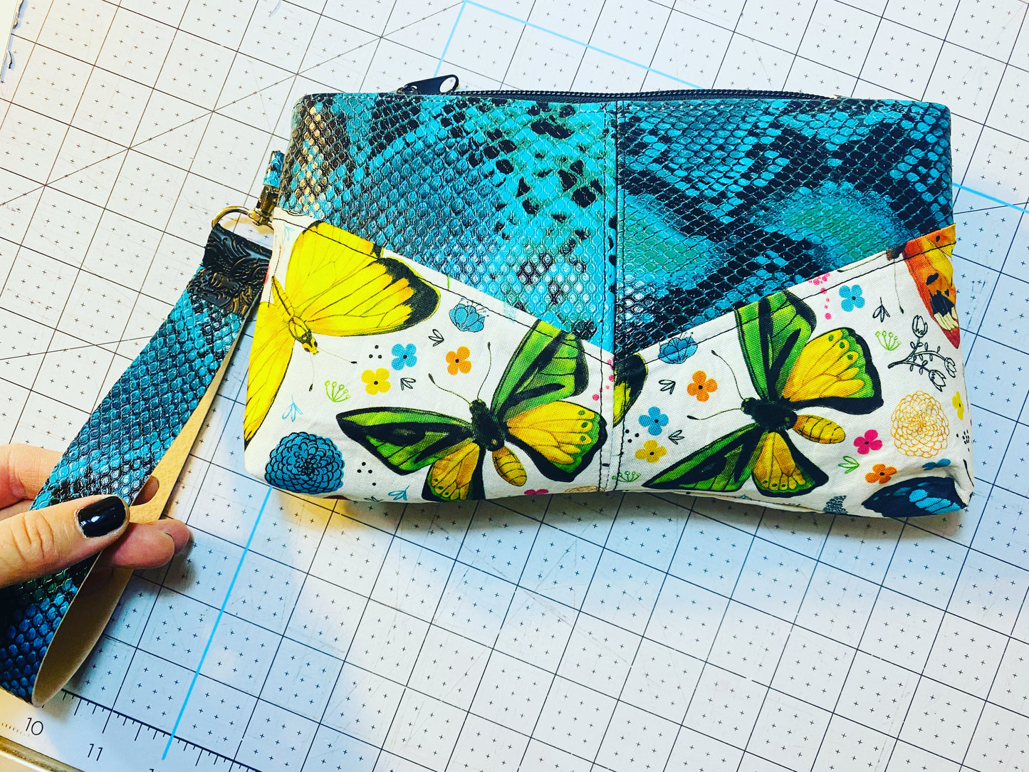 BUTTERFLY CLUTCH