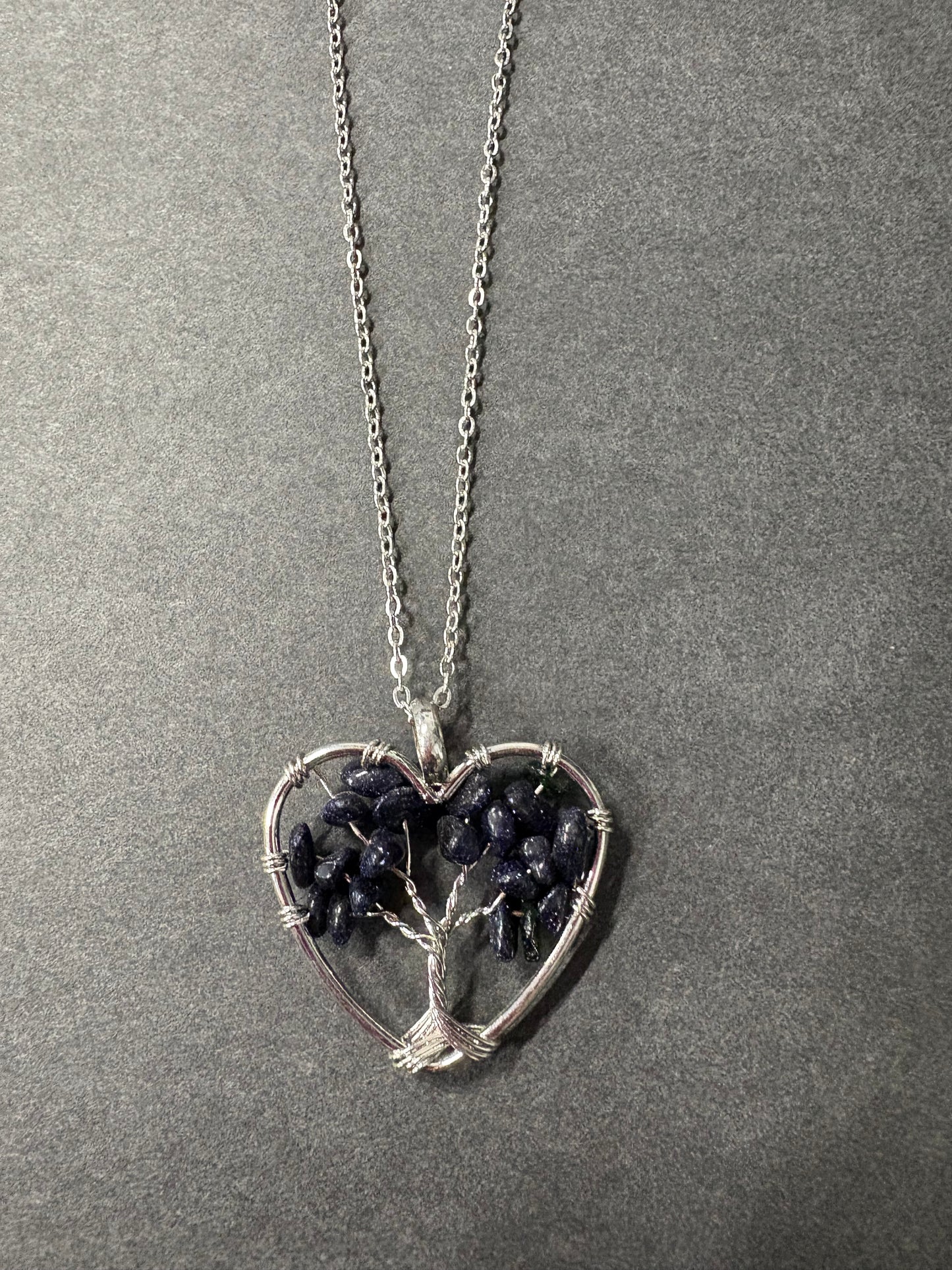 Heart tree of life onyx chip pendant