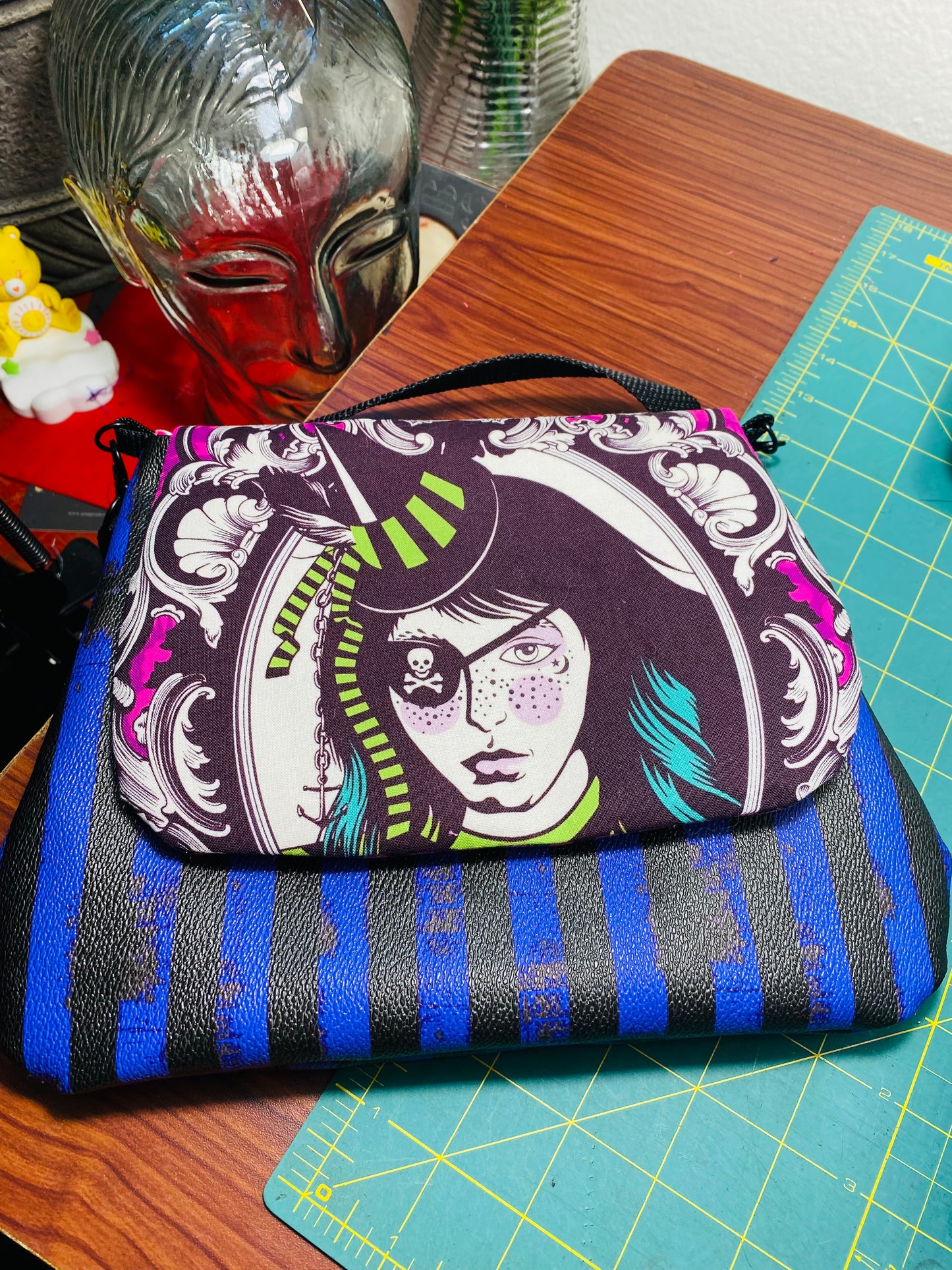 NEPTUNIA PIRATE GIRL CROSSOVER BAG