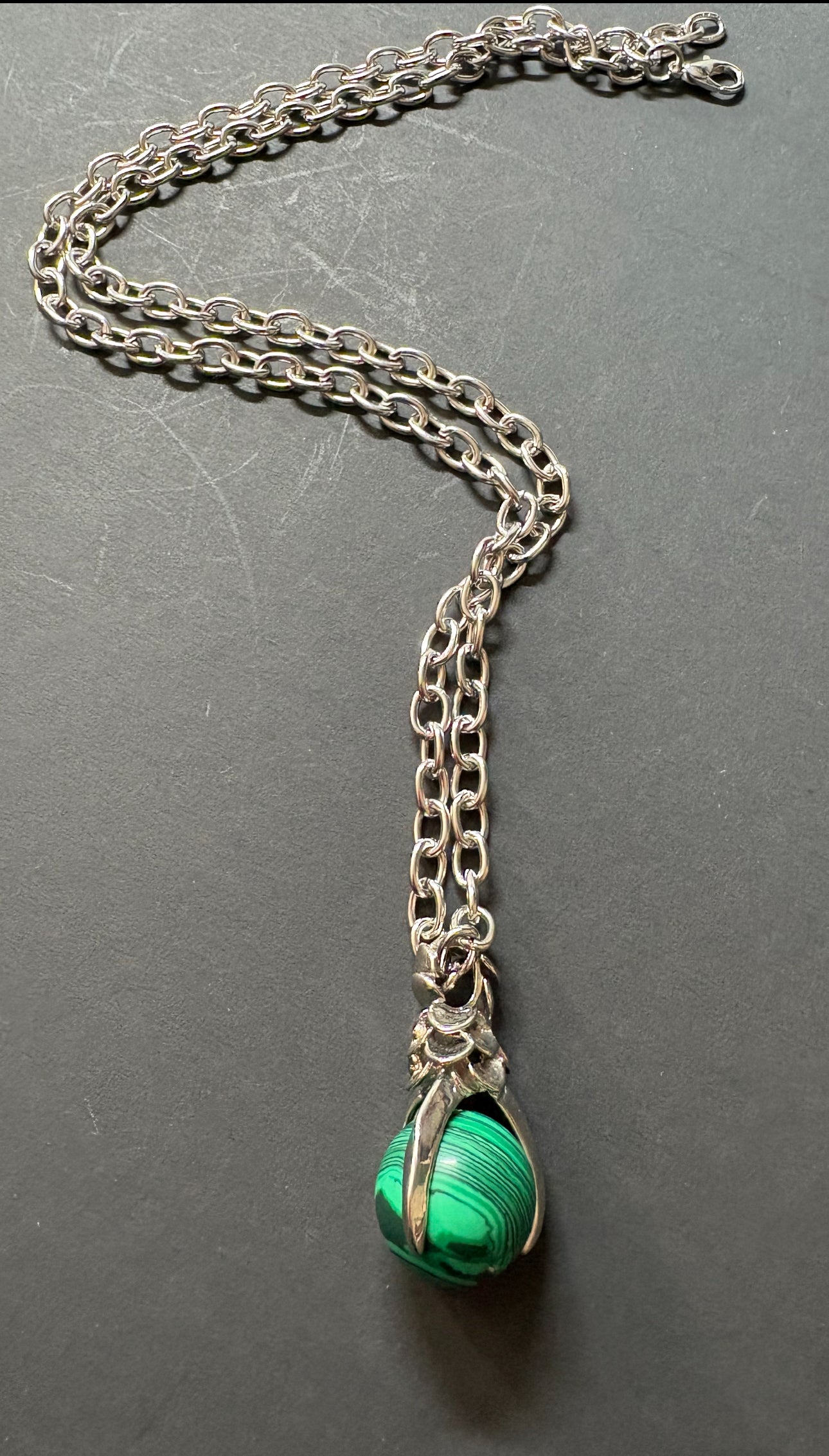 CLAW MALACHITE NECKLACE