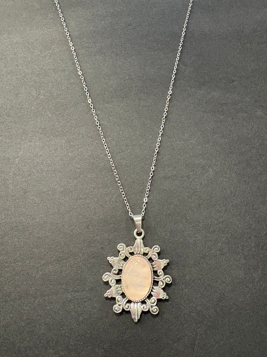 ROSE QUARTS FLOWER NECKLACE