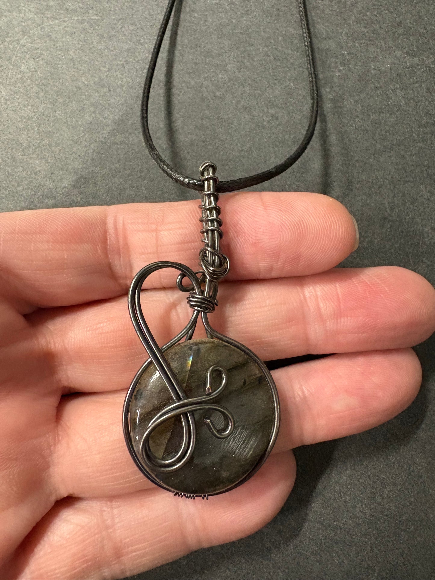 LABRADORITE WIRE WRAPPED PENDANT NECKLACE