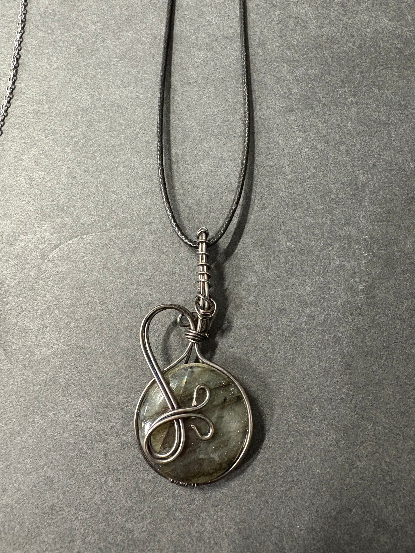 LABRADORITE WIRE WRAPPED PENDANT NECKLACE