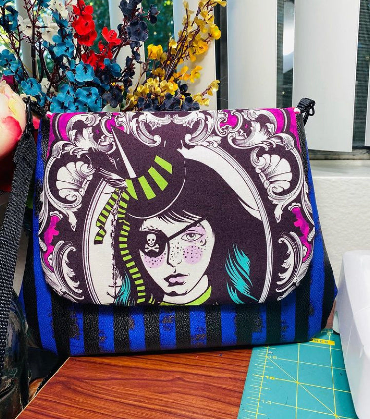 NEPTUNIA PIRATE GIRL CROSSOVER BAG
