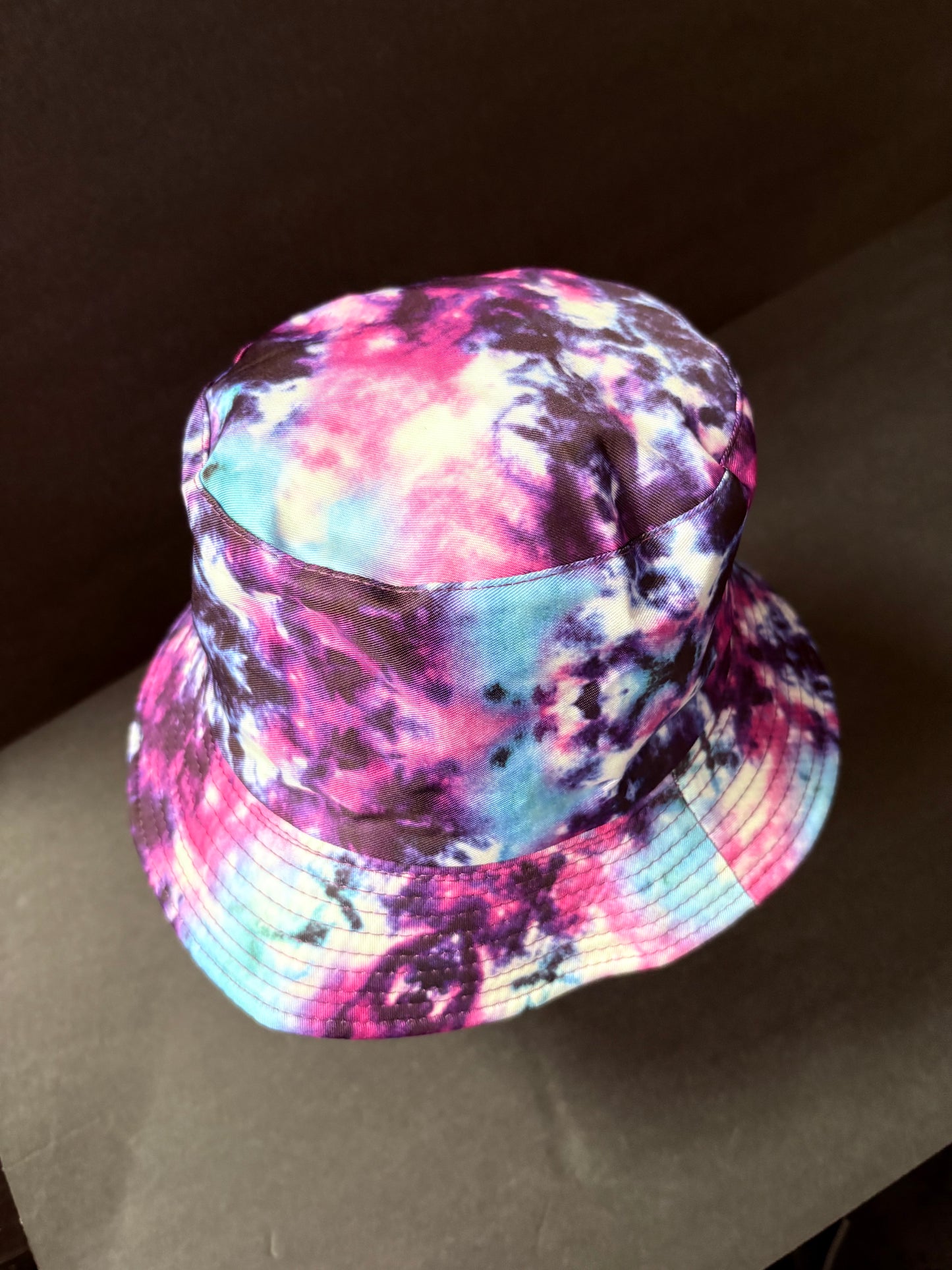 TIE DYE BUCKET HAT
