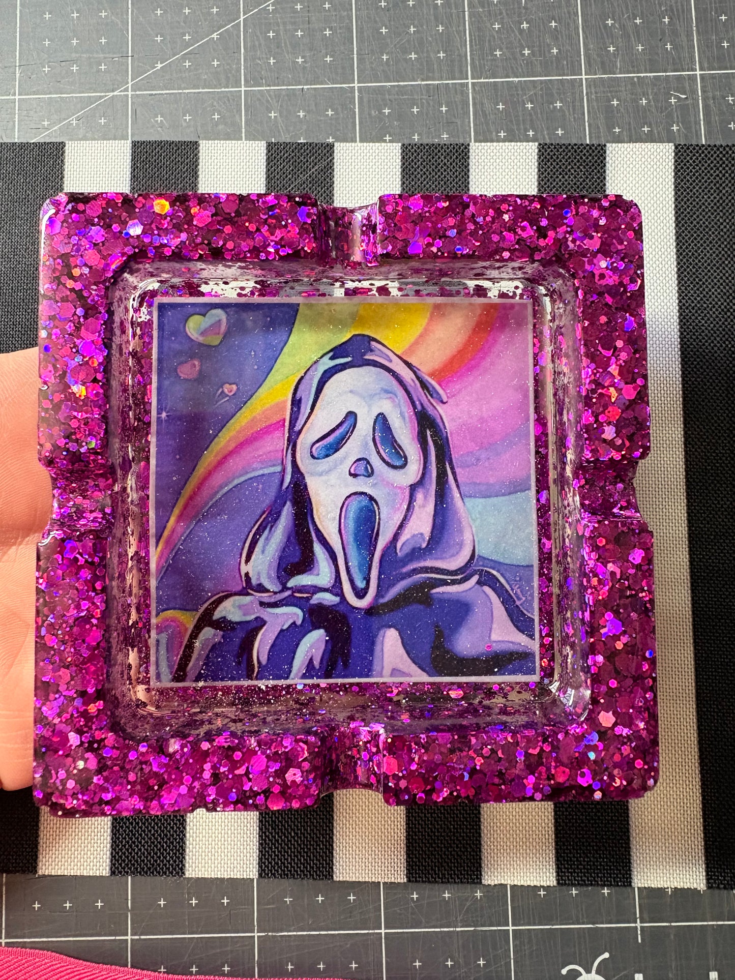 GF square ashtray with pink glitter