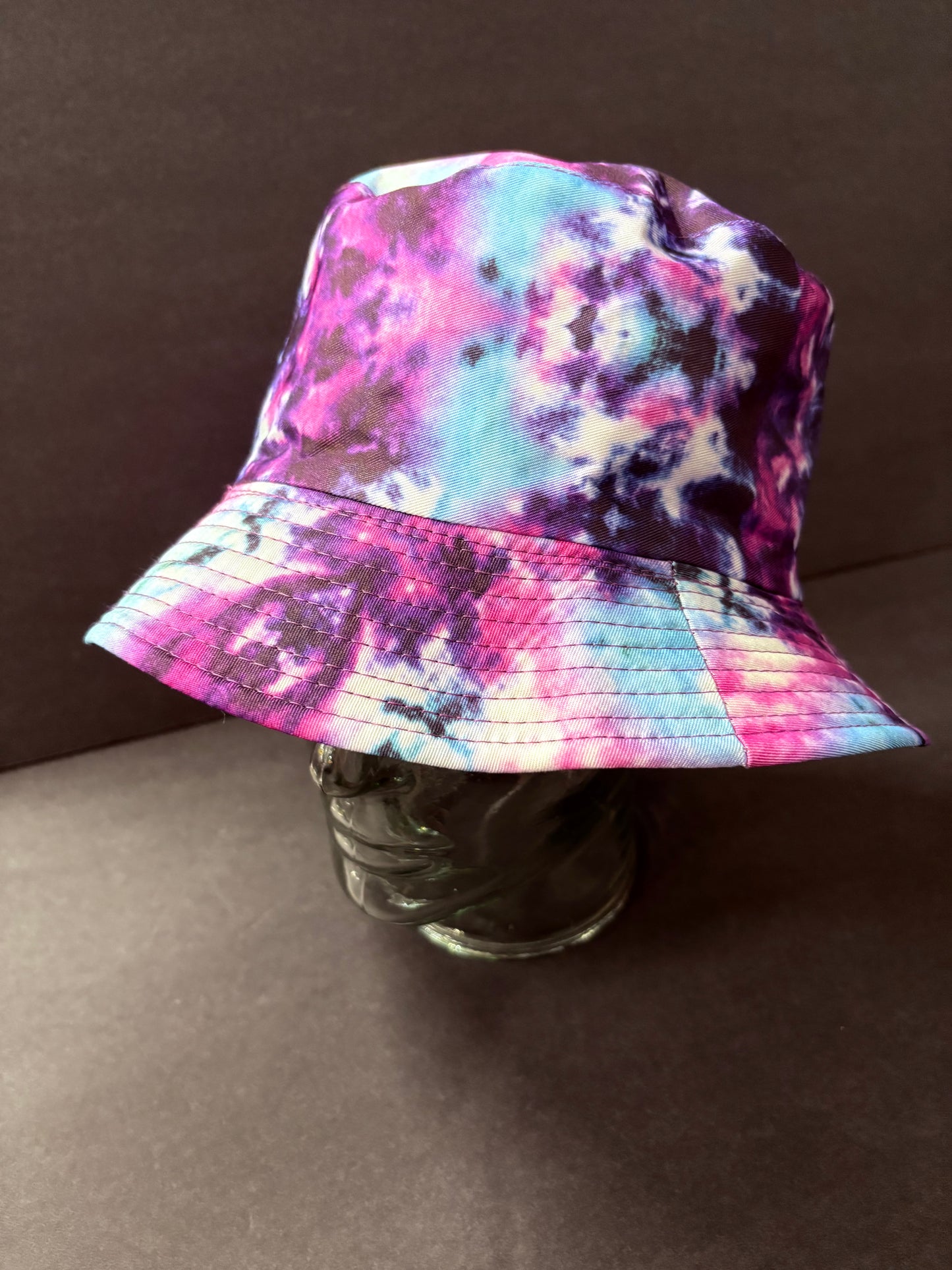 TIE DYE BUCKET HAT