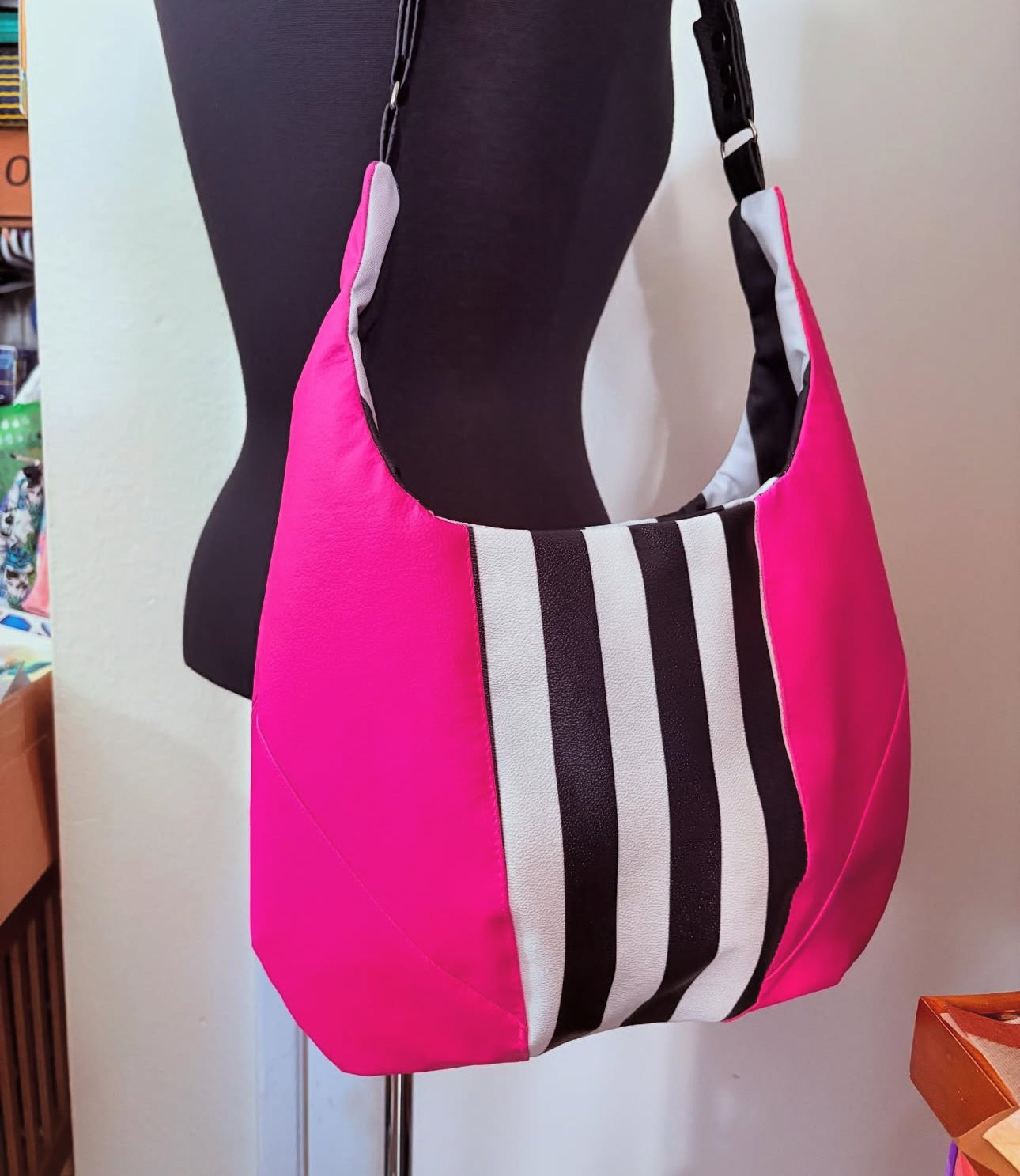 HOBO SLOUCH PINK TOTE BAG WITH STRIPES