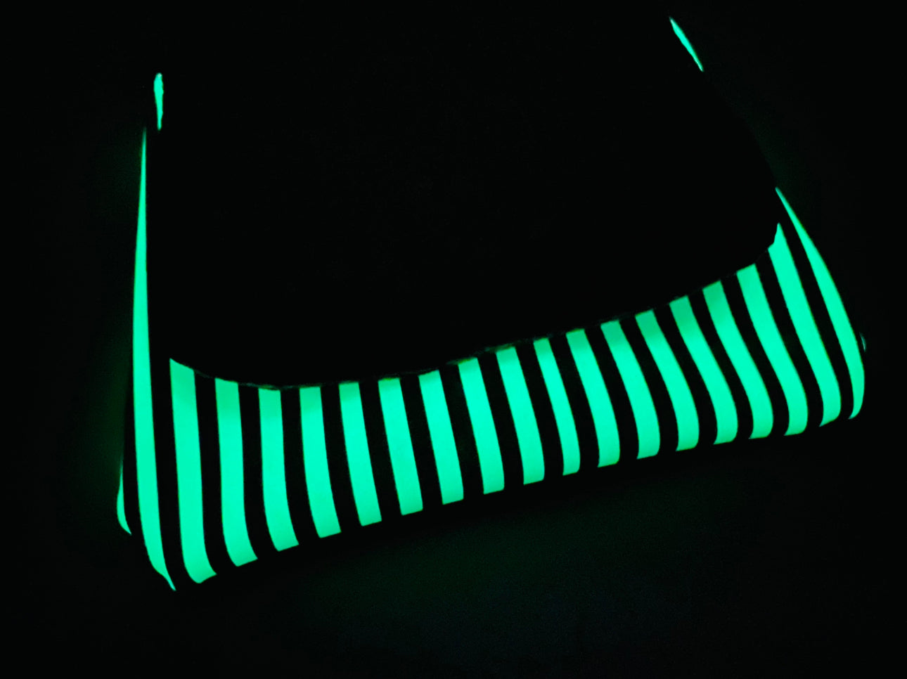 Gotica flap crossbody glow stripes