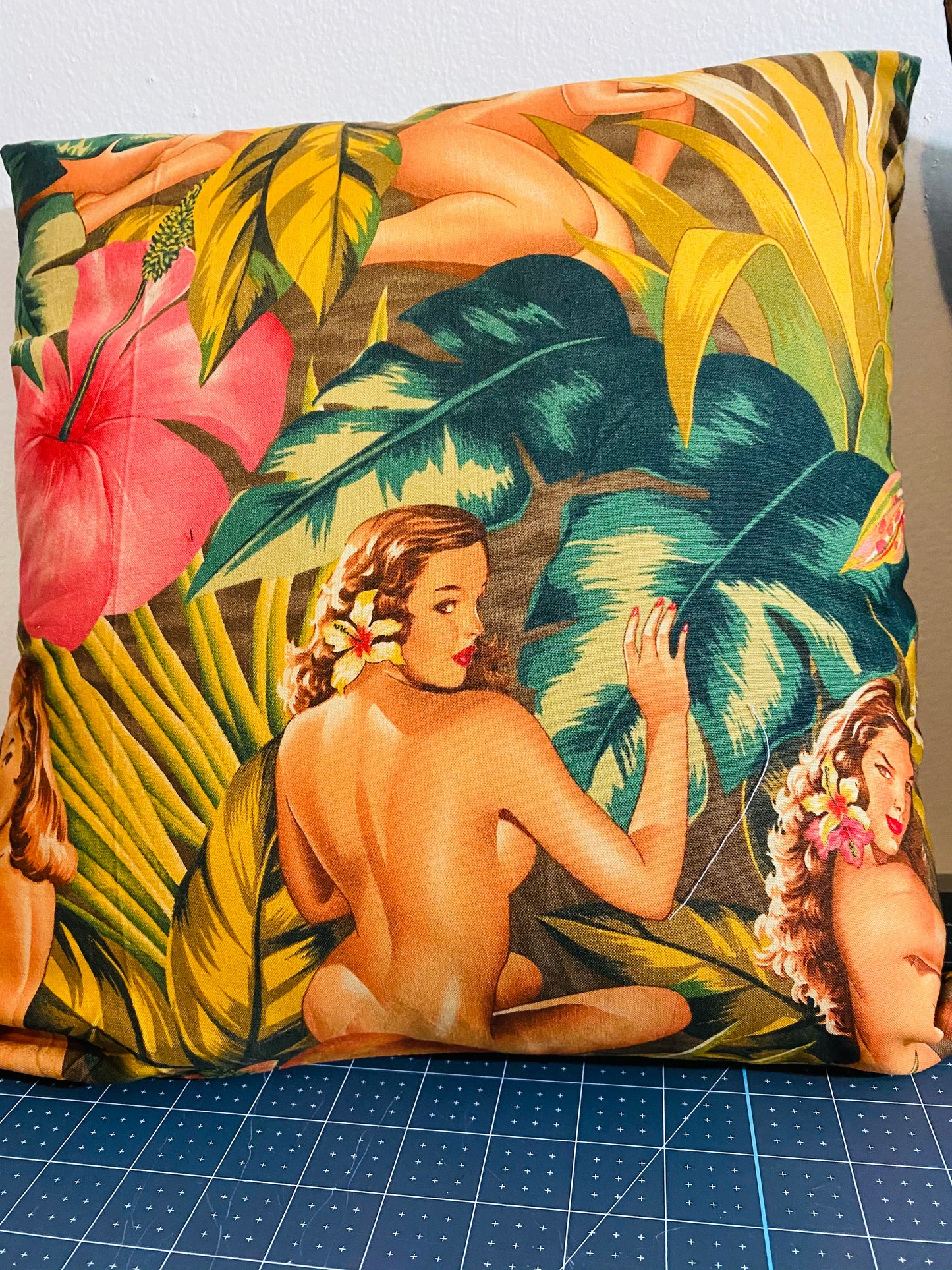 TROPICAL PIN UP GIRLS PILLOWS