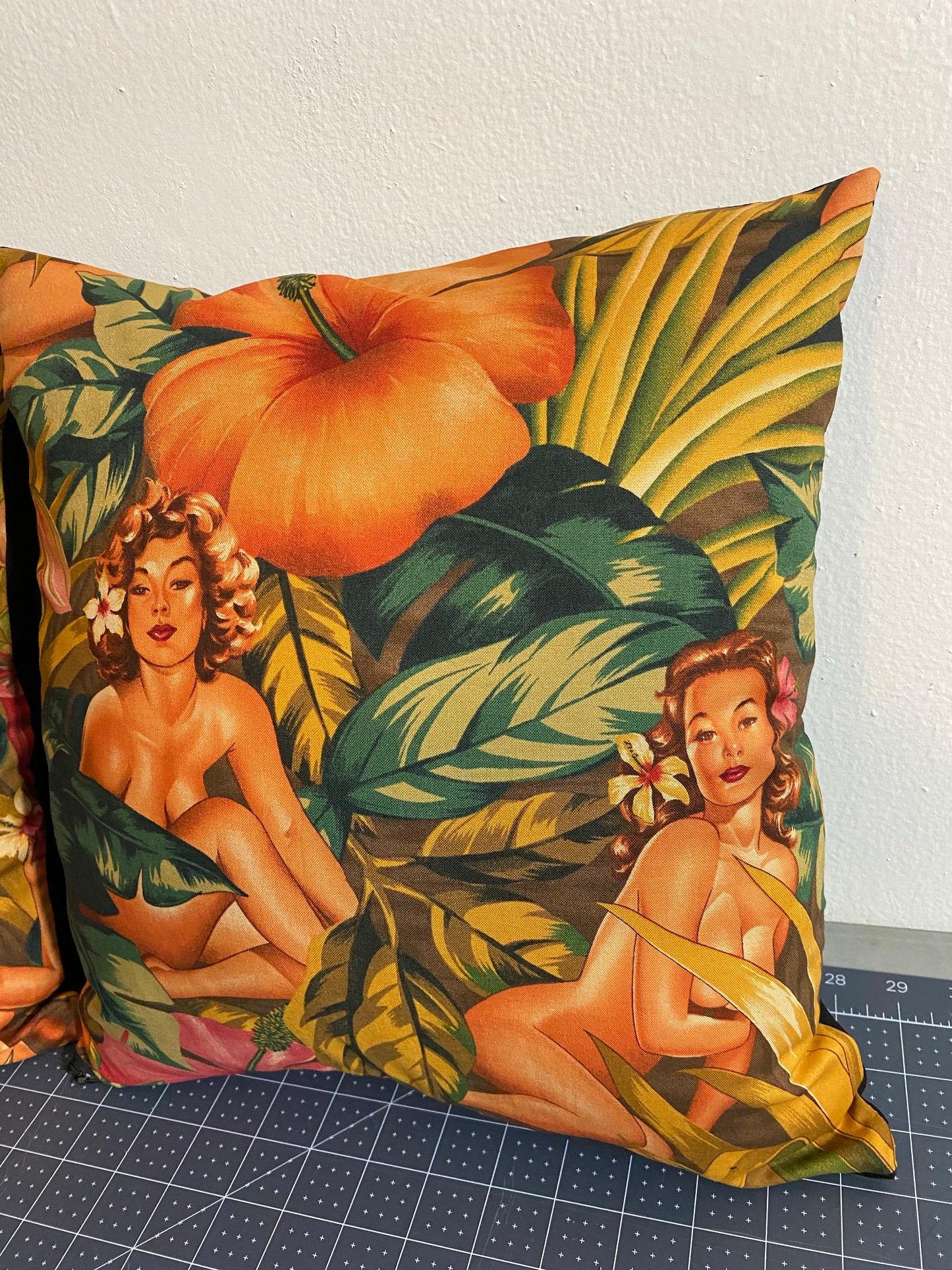TROPICAL PIN UP GIRLS PILLOWS