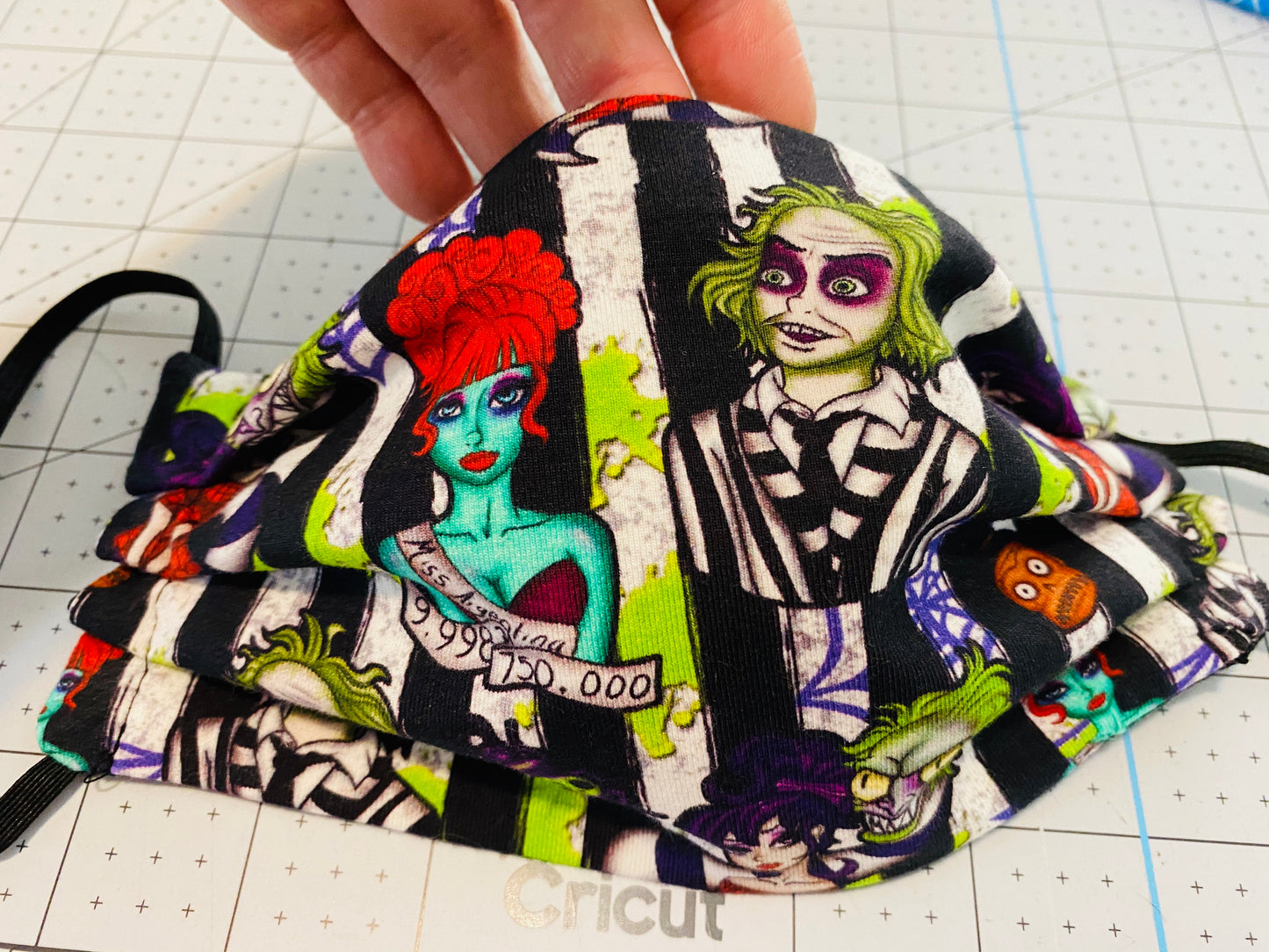 BEETLEJUICE STRIPED SHOWTIME FACE MASK