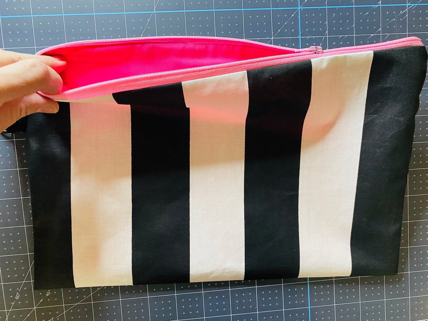 STRIPED POUCH COLLECTION