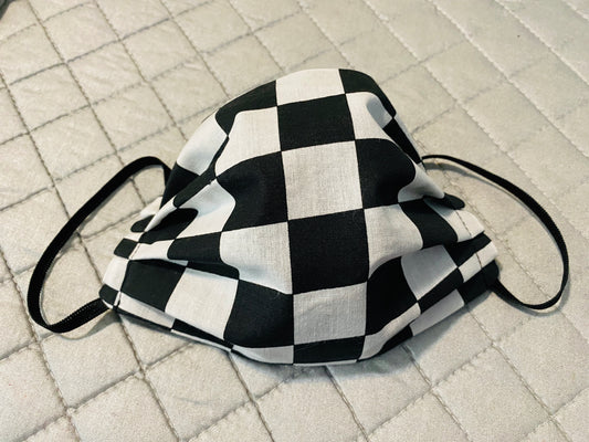BIG CHECKERED FACE MASK WITH FILTER pocket