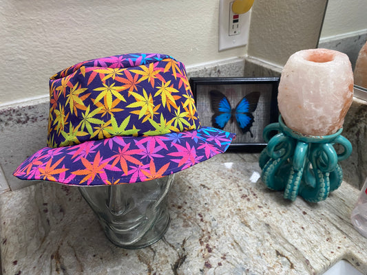 RAINBOW WEED LEAF BUCKET HAT